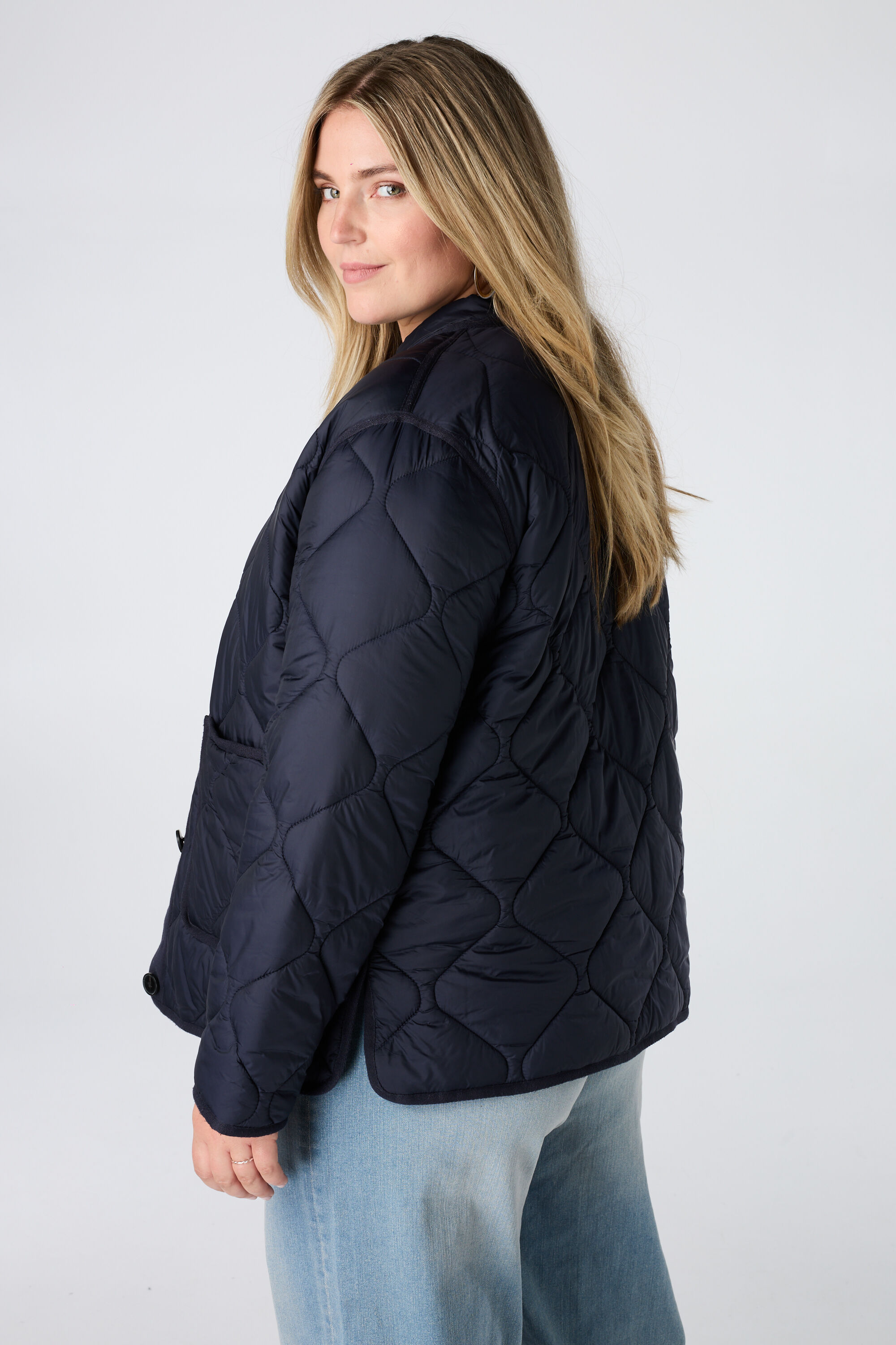 Veste l&eacute;g&egrave;rement matelass&eacute;e image number 3