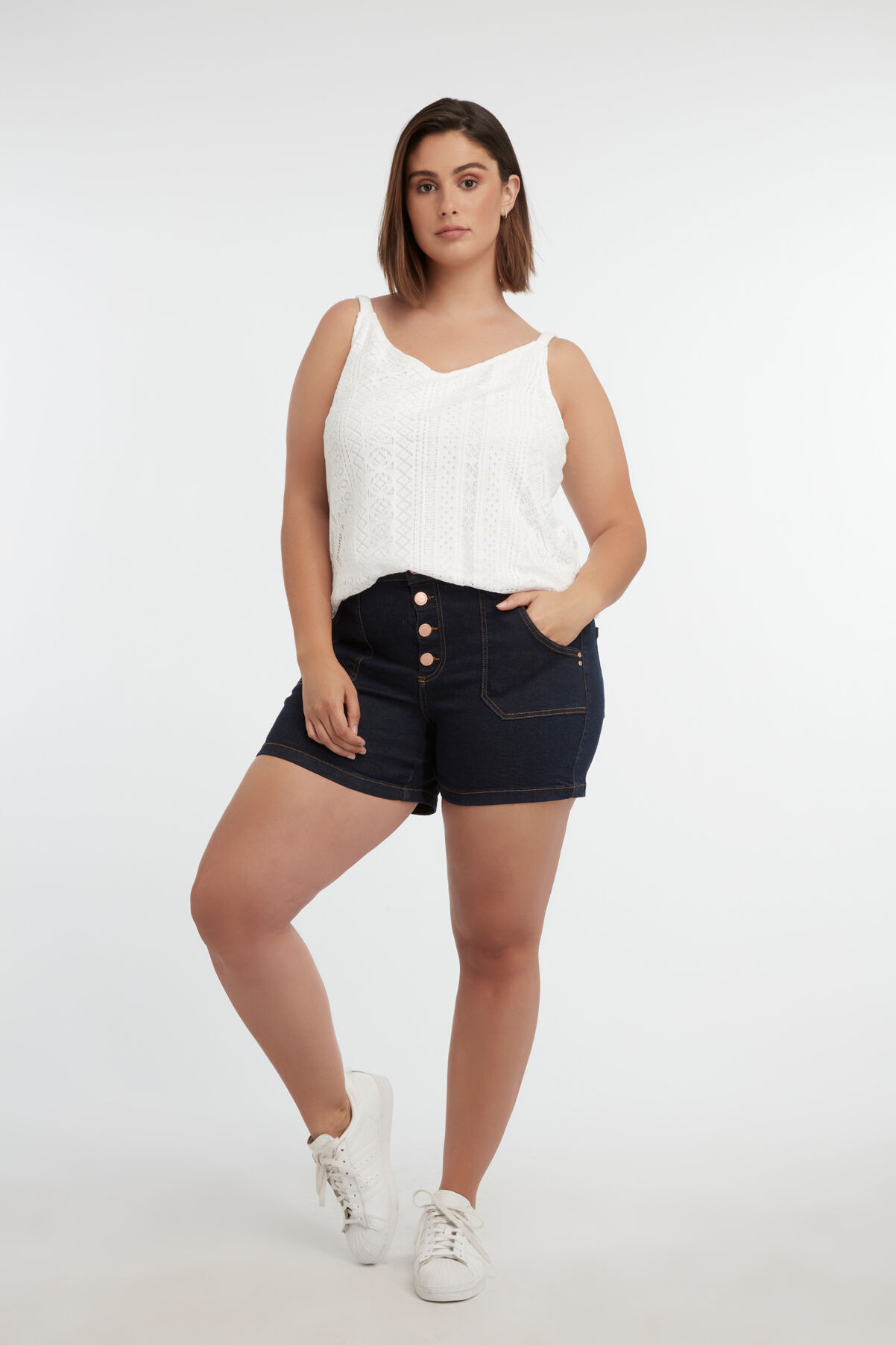 Short avec boutons image number 3