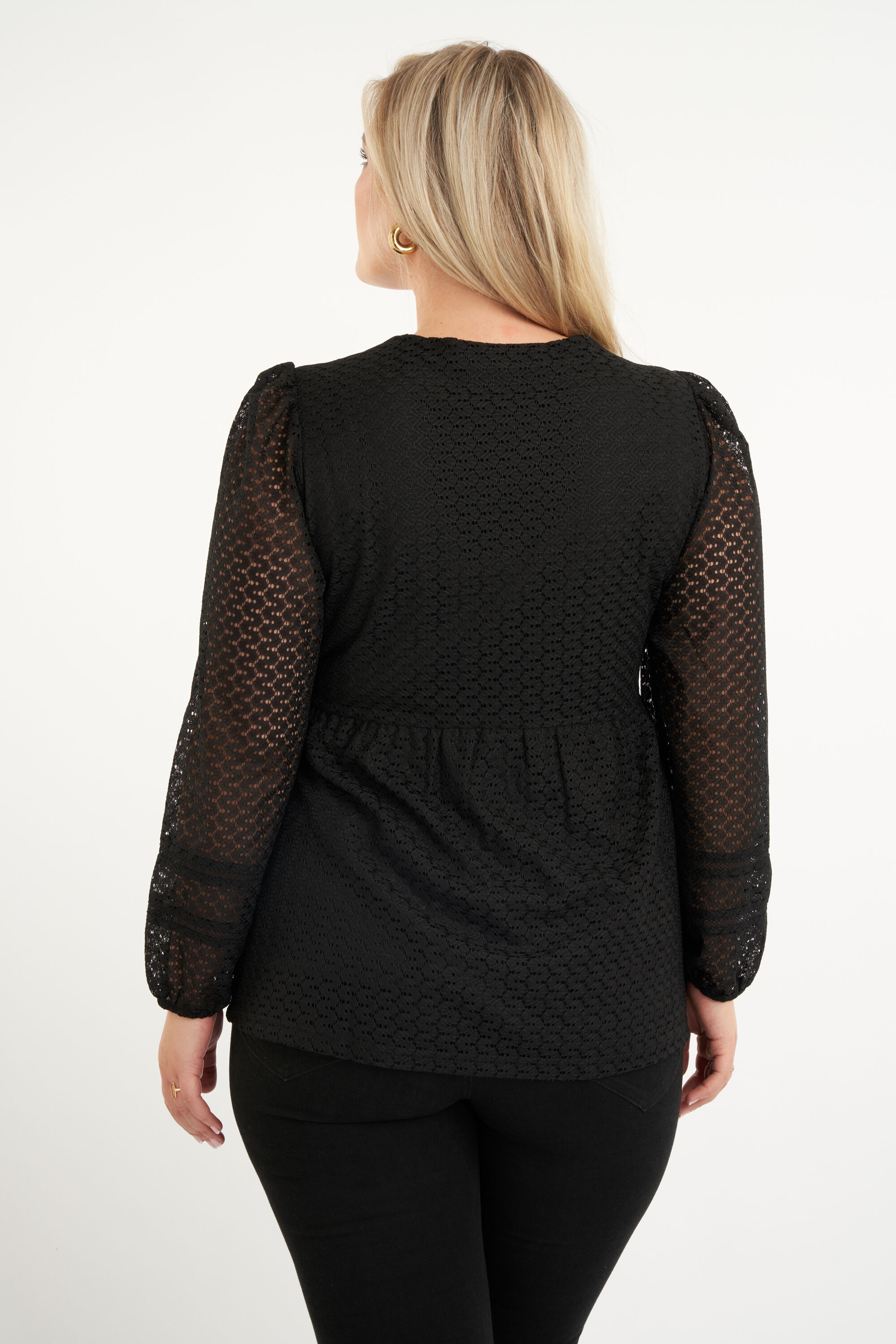 Haut portefeuille en dentelle image number 3