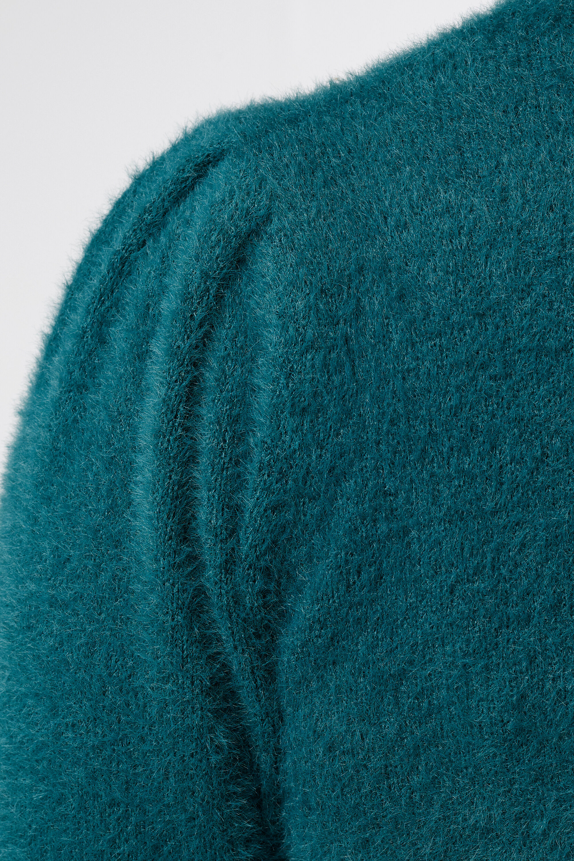 Pull tricot&eacute; en fil doux image number 6