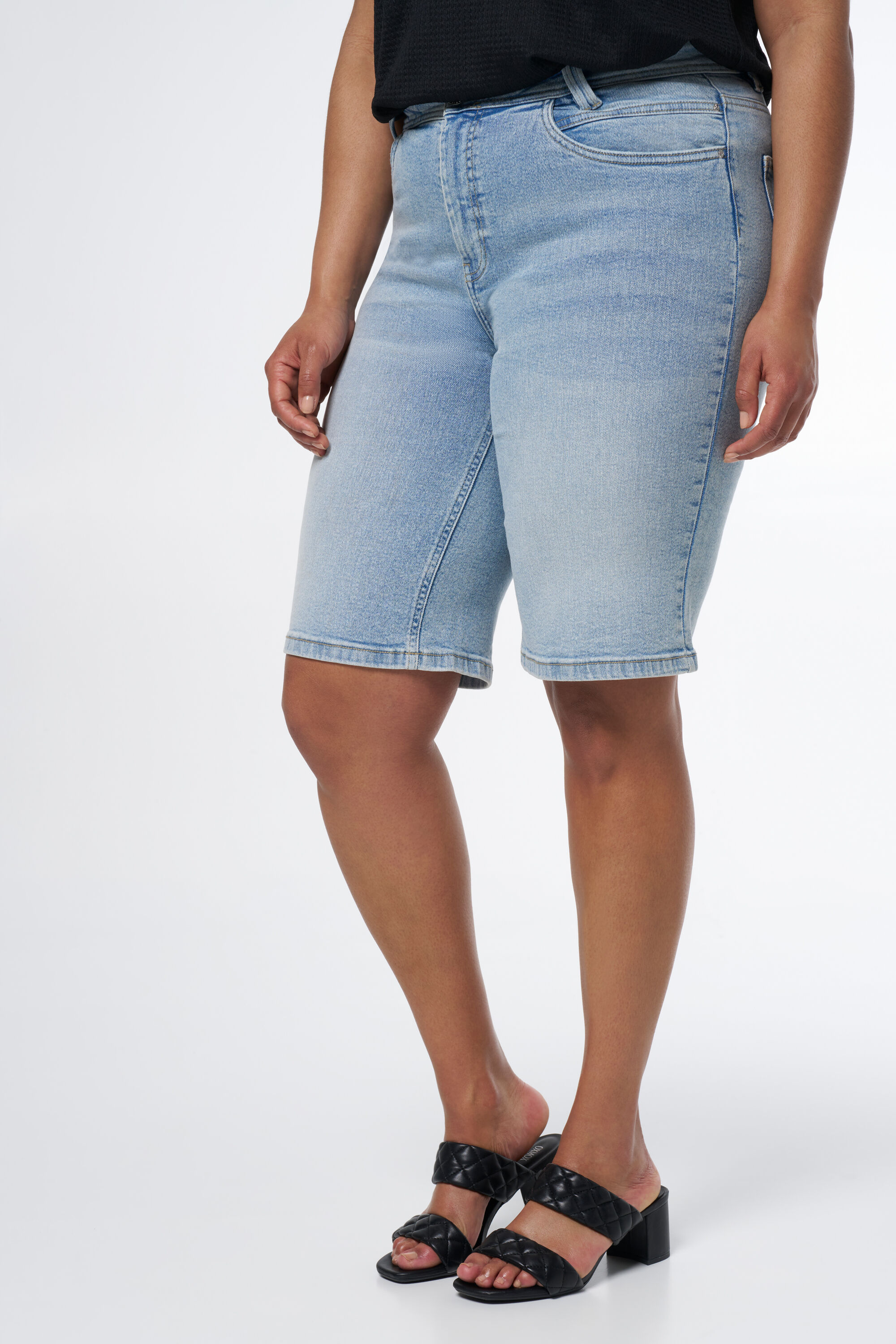 Short en denim jambes longues image number 5