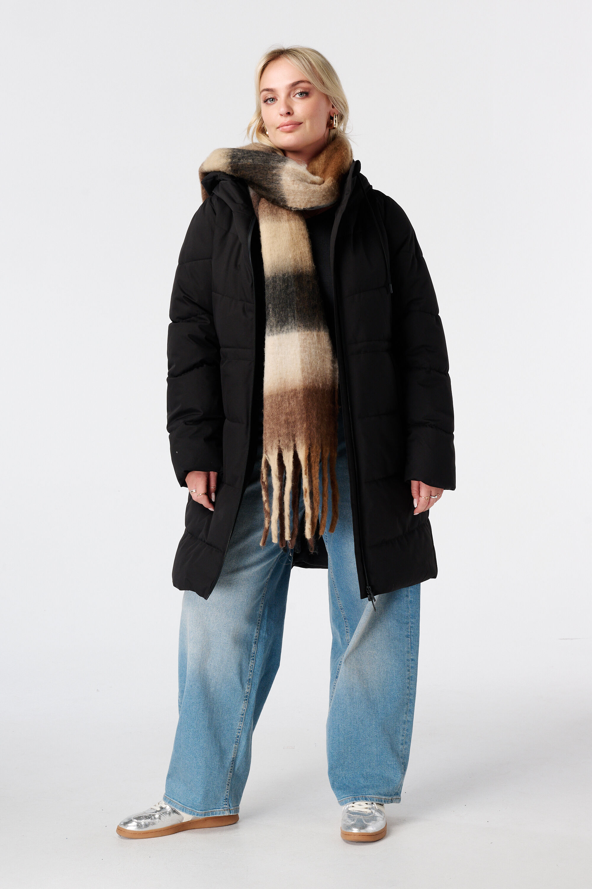 Manteau long matelass&eacute; avec capuche image number 0