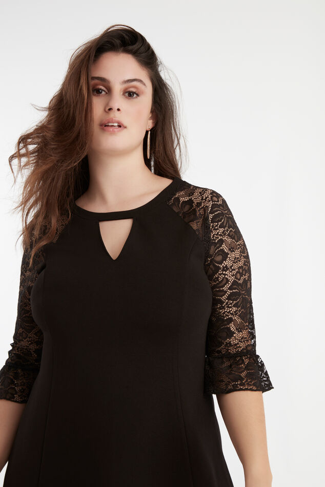 Robe avec manches en dentelle image number 4