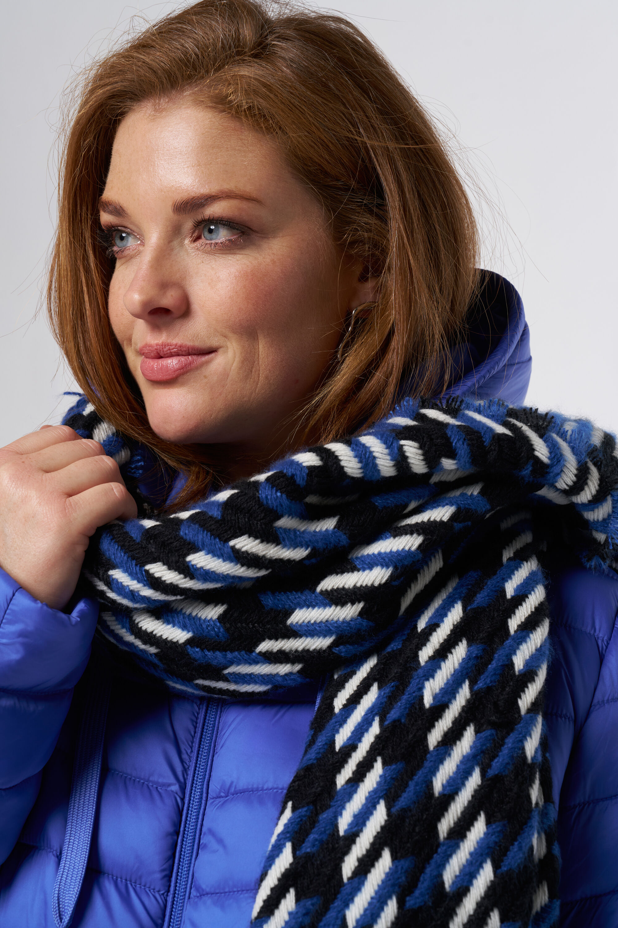 &Eacute;charpe d&rsquo;hiver &agrave; imprim&eacute; image number 2