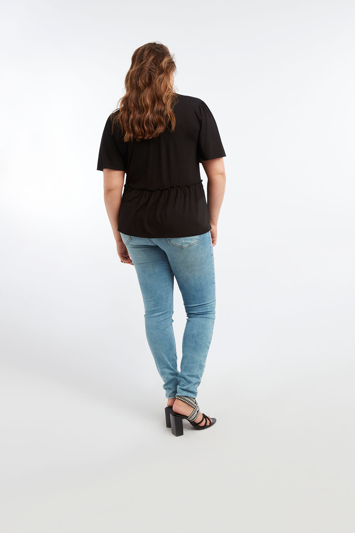 Top en viscose avec boutons d&eacute;coratifs image number 5