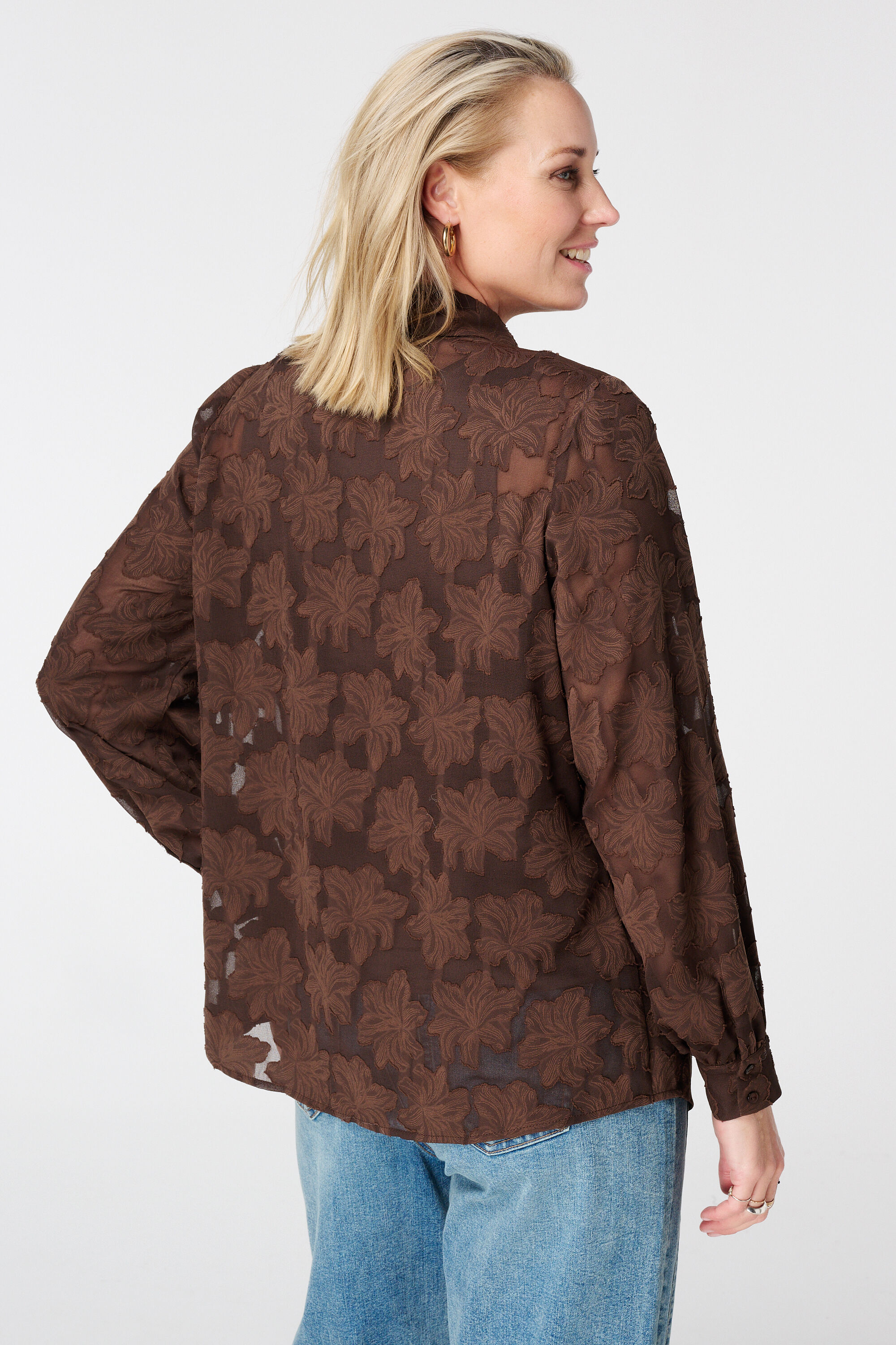 Blouse transparente &agrave; motif floral image number 3