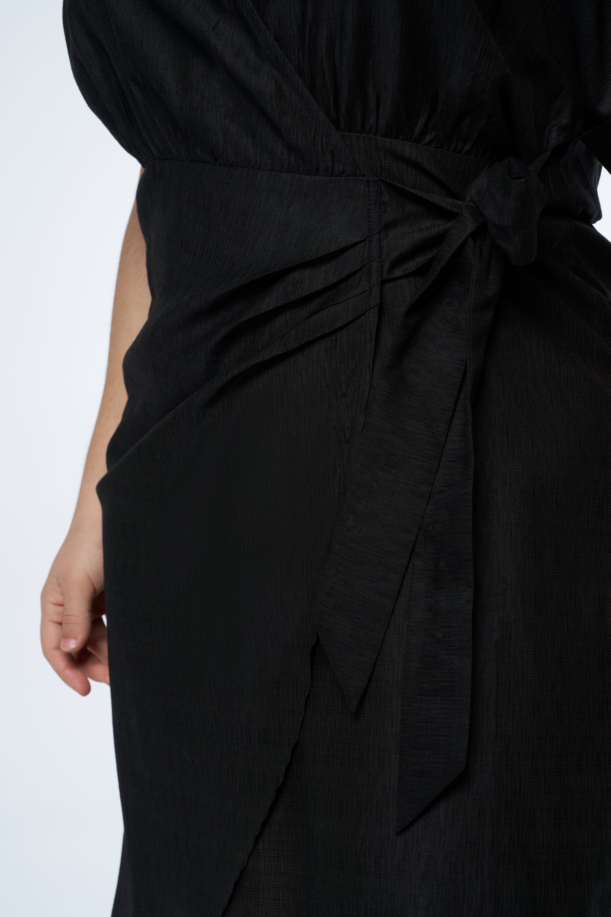 Robe avec d&eacute;tail n&oelig;ud image number 4