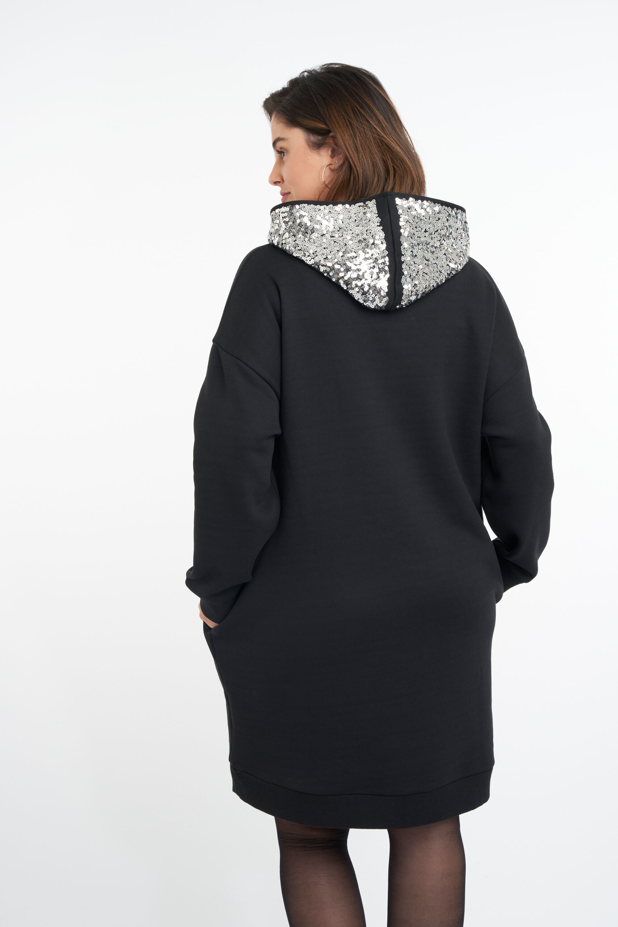 Pull avec des paillettes image number 3