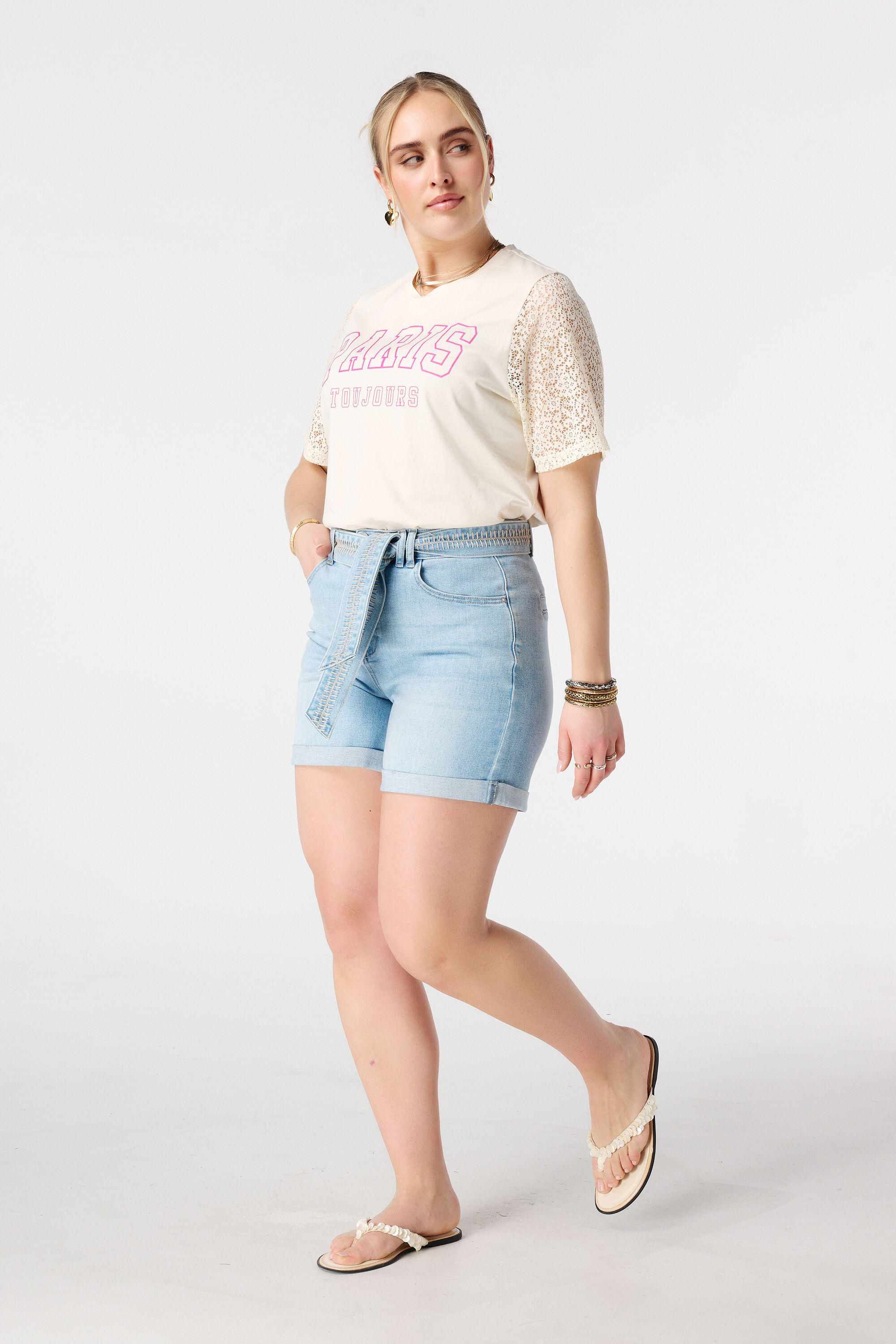 T-shirt avec manches en dentelle image number 5