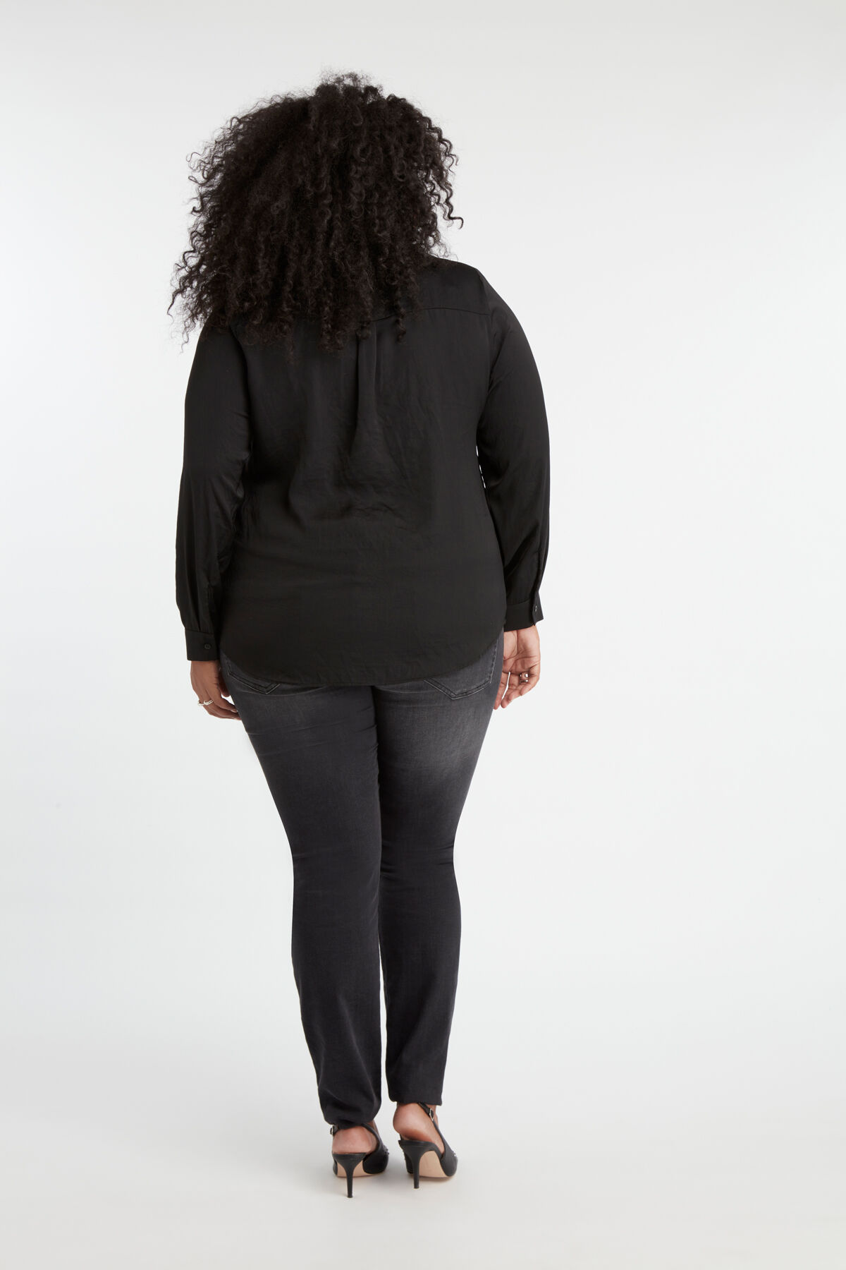 Chemisier en satin image number 3