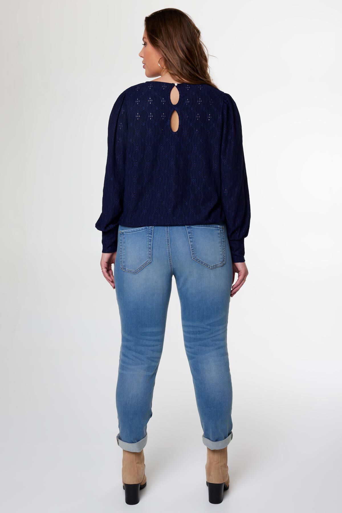 Haut avec d&eacute;tails de broderie image number 3