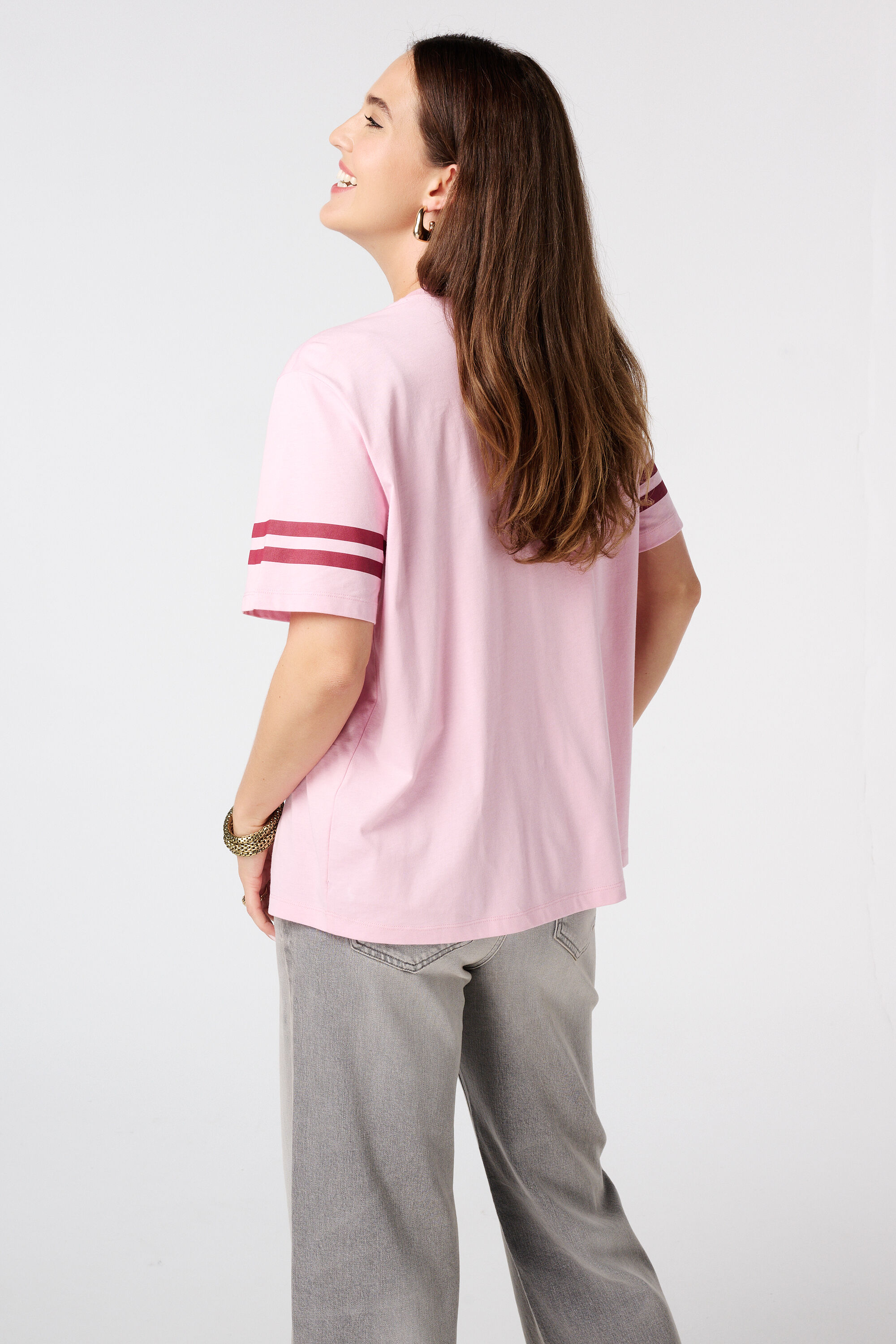 T-shirt avec paillettes  image number 3