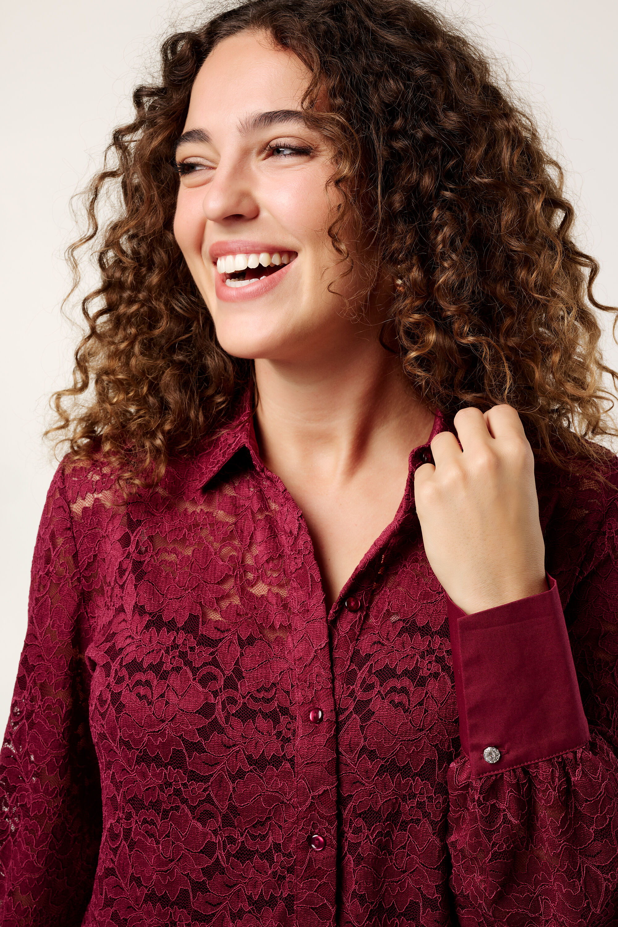 Chemisier en dentelle image number 4