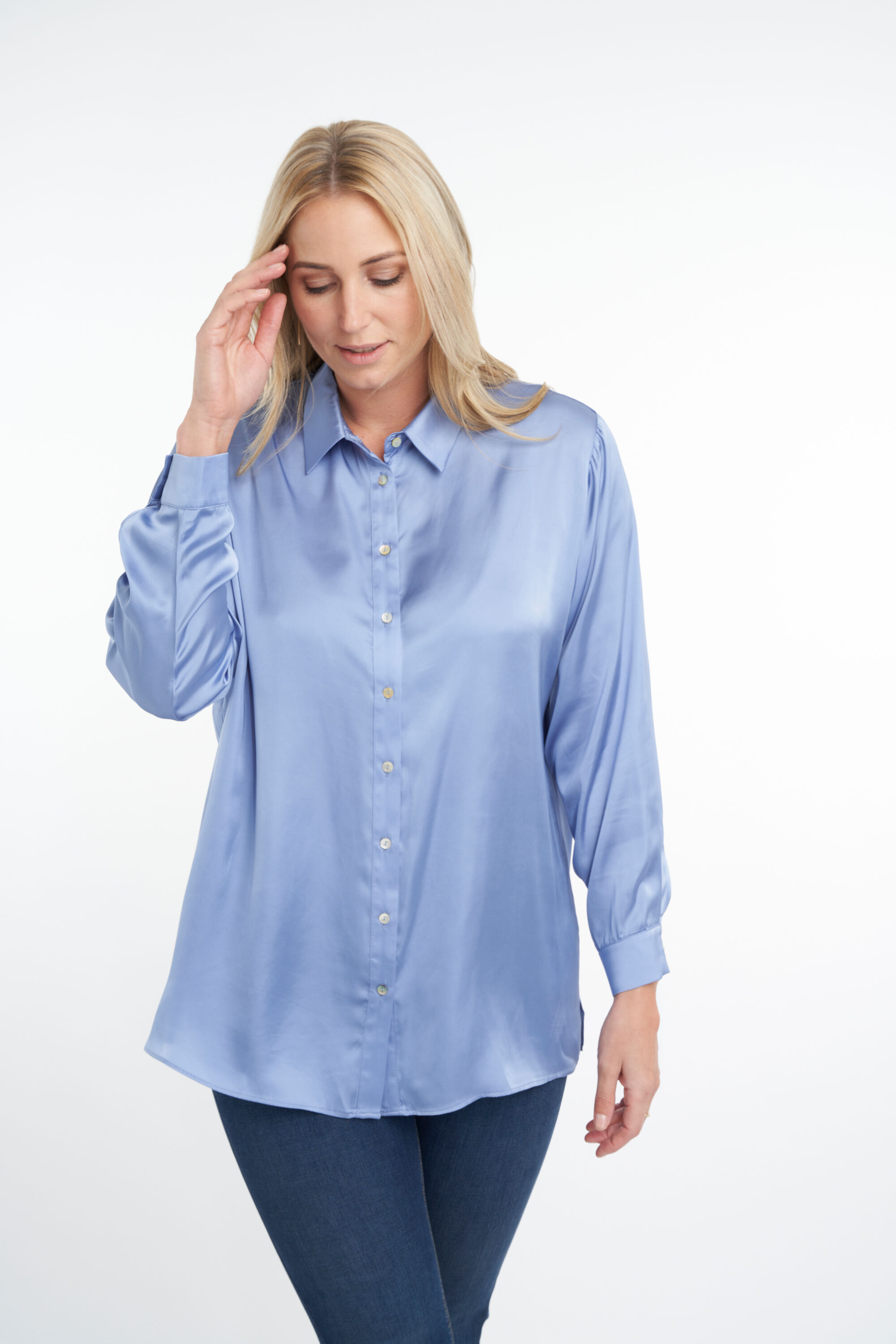 Chemisier en satin  image number 6