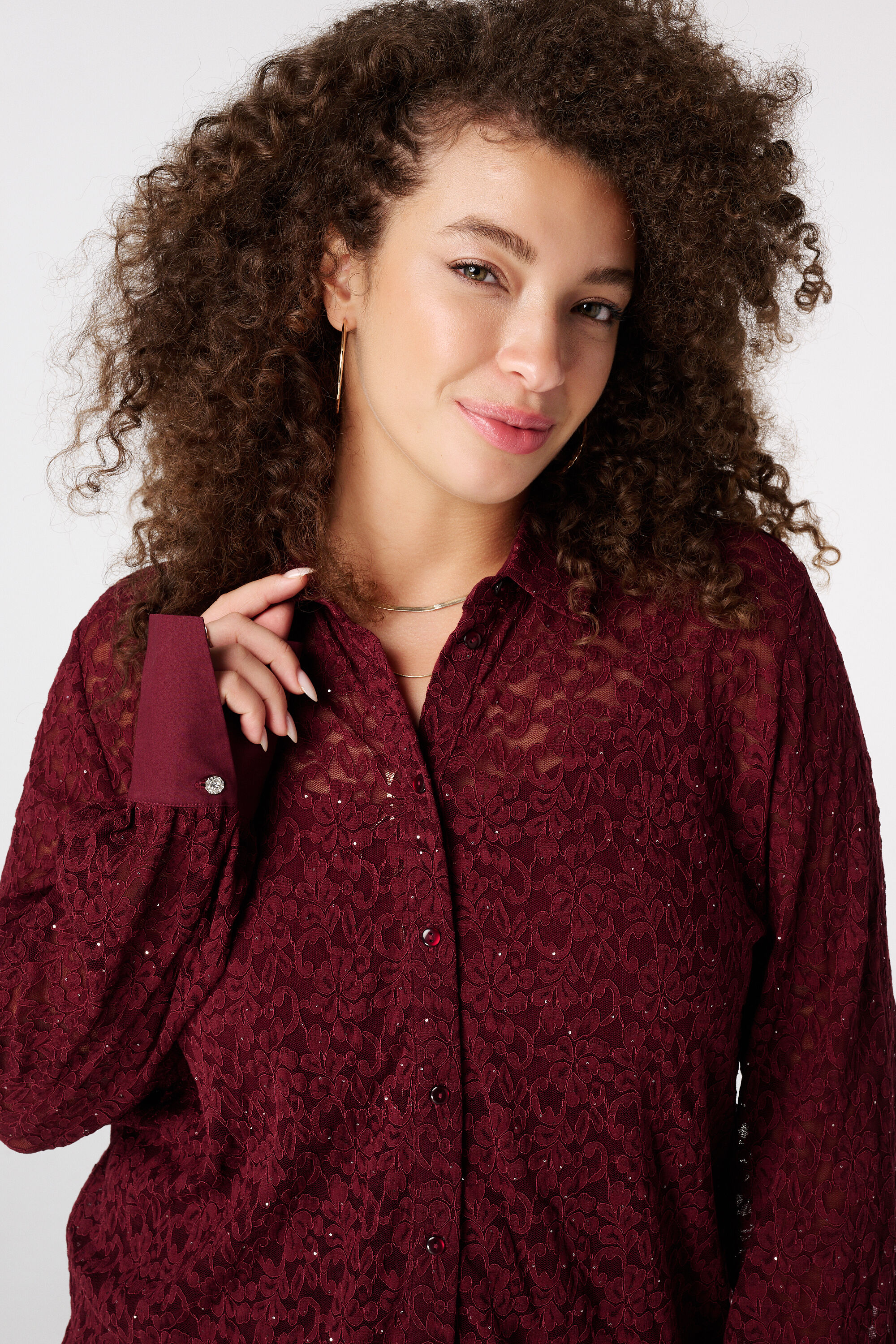 Top avec dentelle et paillettes image number 4