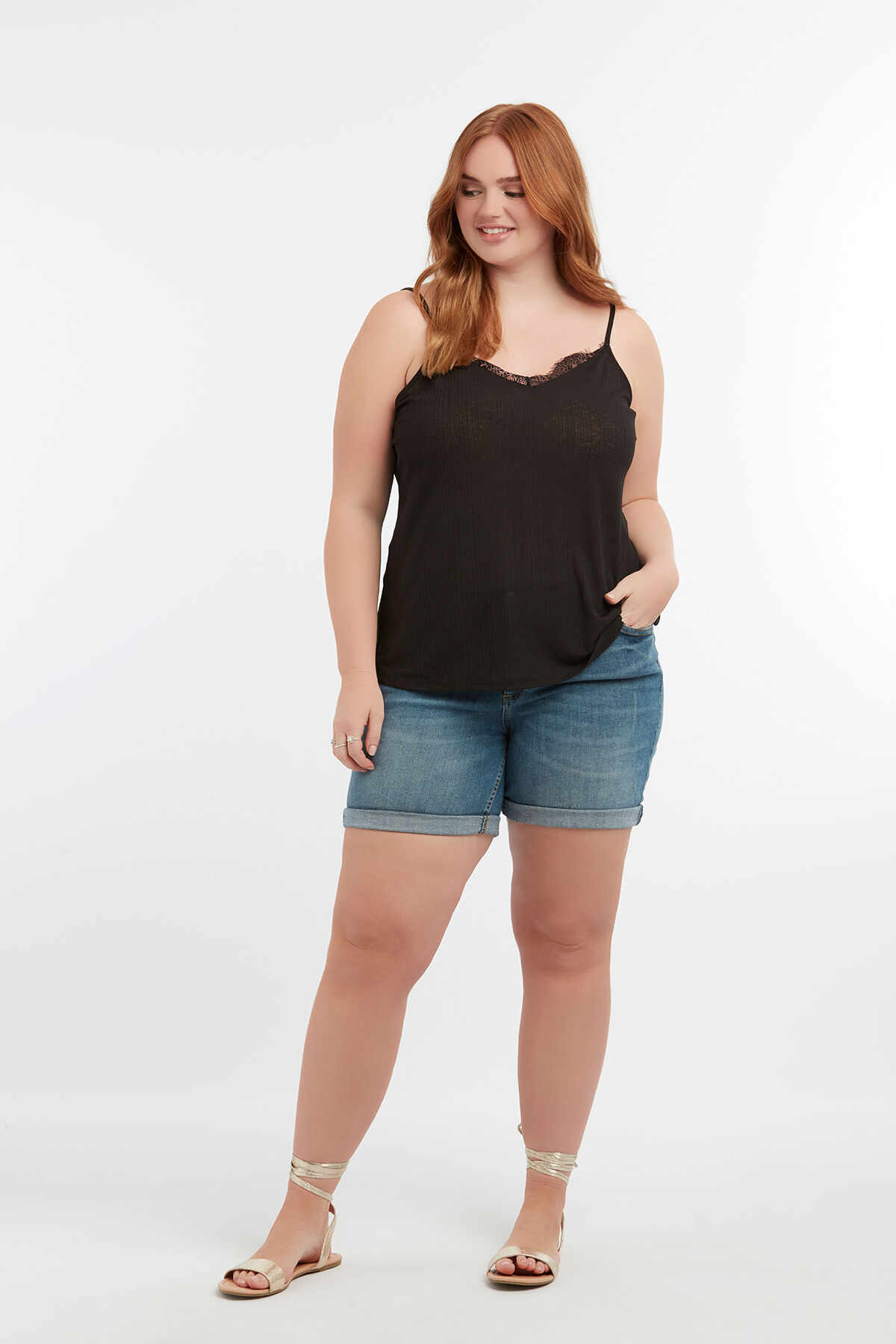 Haut sans manches avec dentelle image number 3