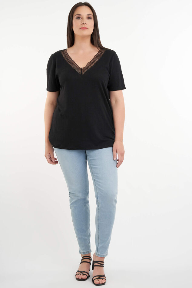 Haut à dentelle  image number 6