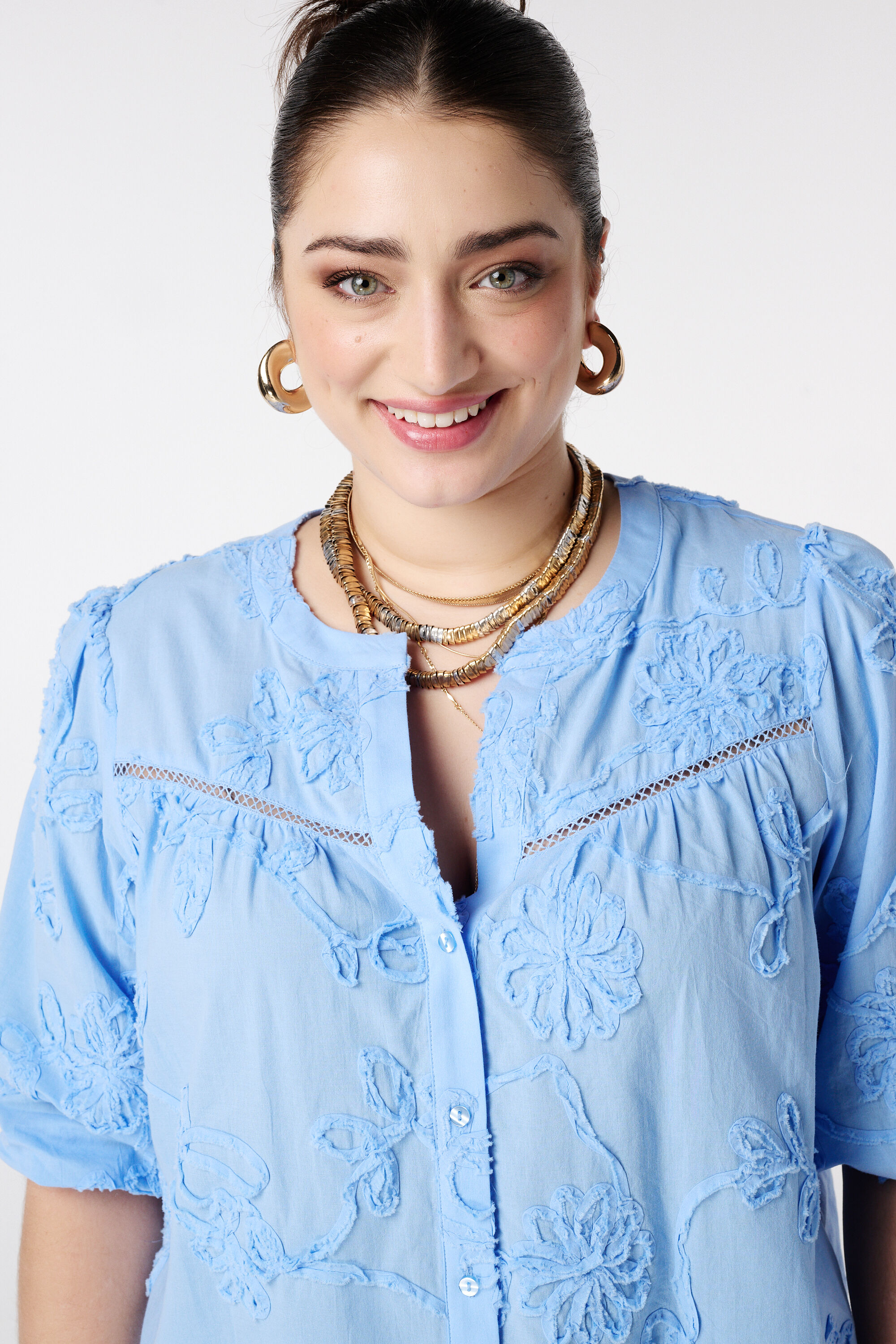 Blouse avec fleurs brod&eacute;es image number 4