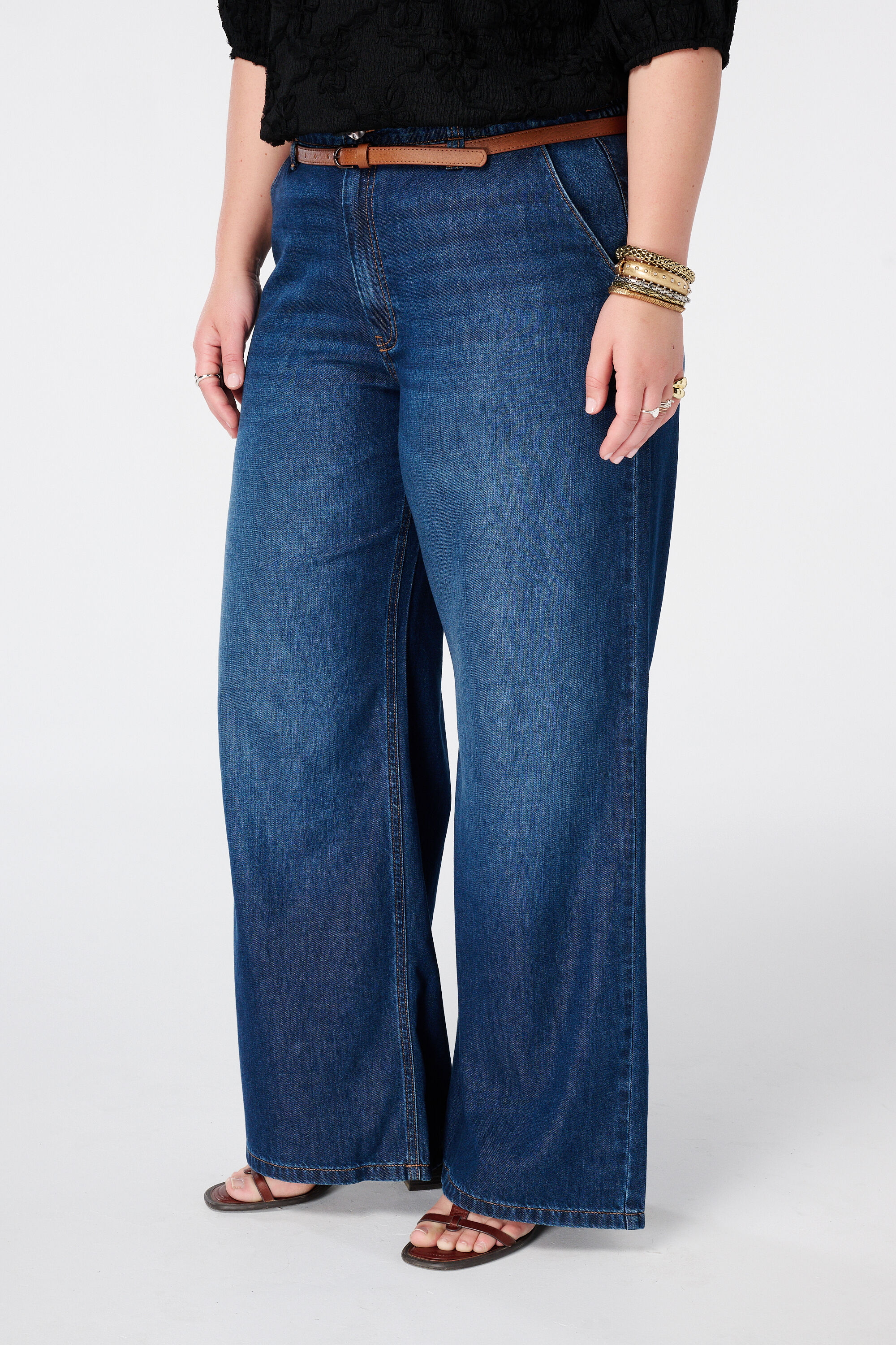 Jean wide leg avec ceinture image number 5