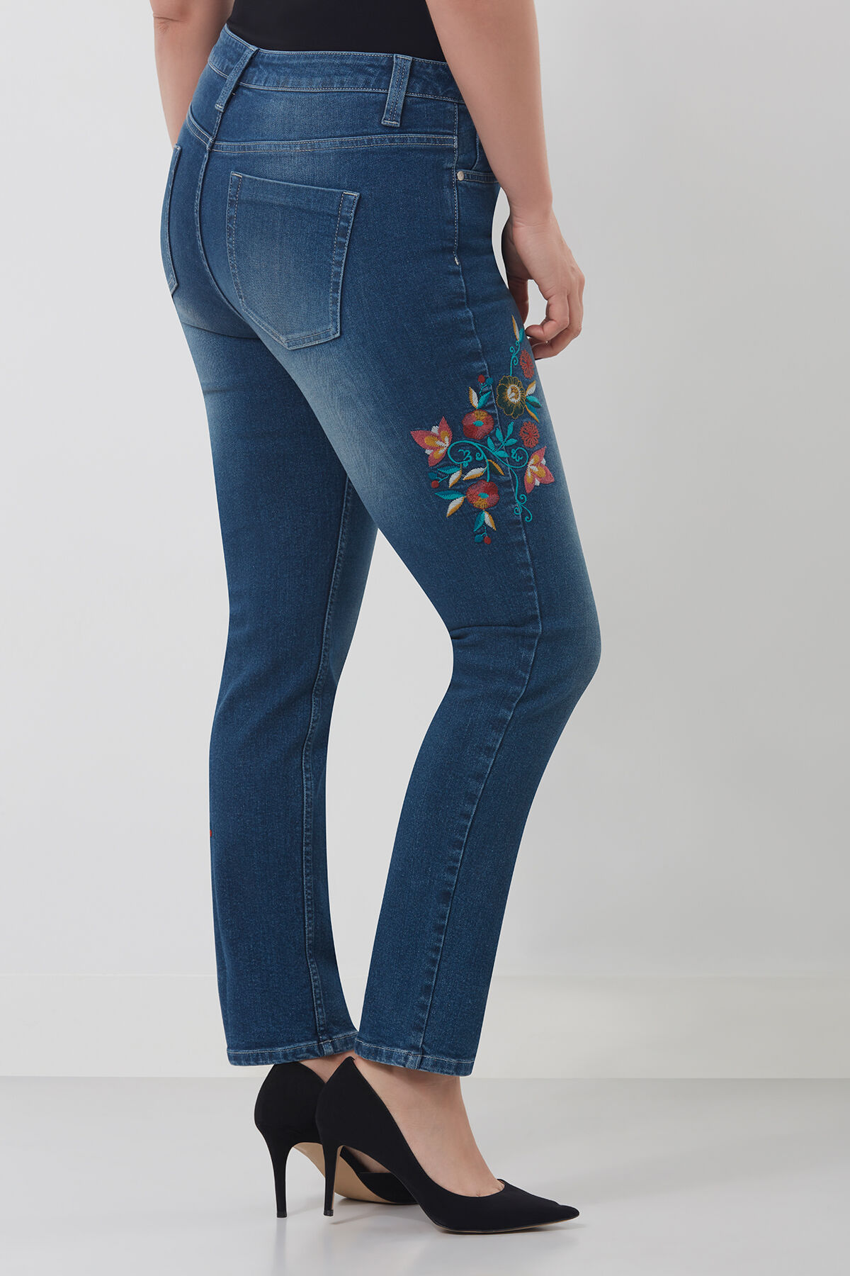 Pantalon slim avec broderies image number 3