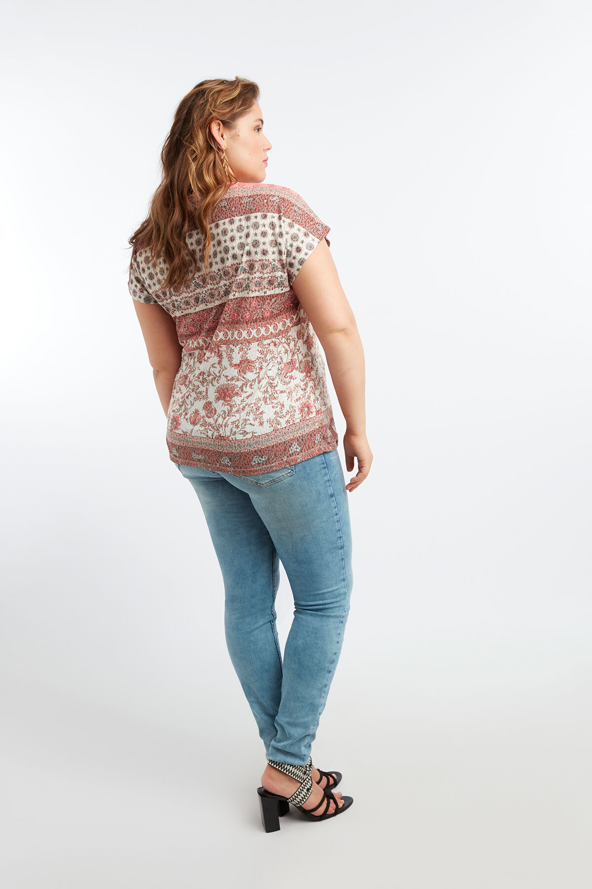 T-shirt avec effet d&eacute;lav&eacute;  image number 4