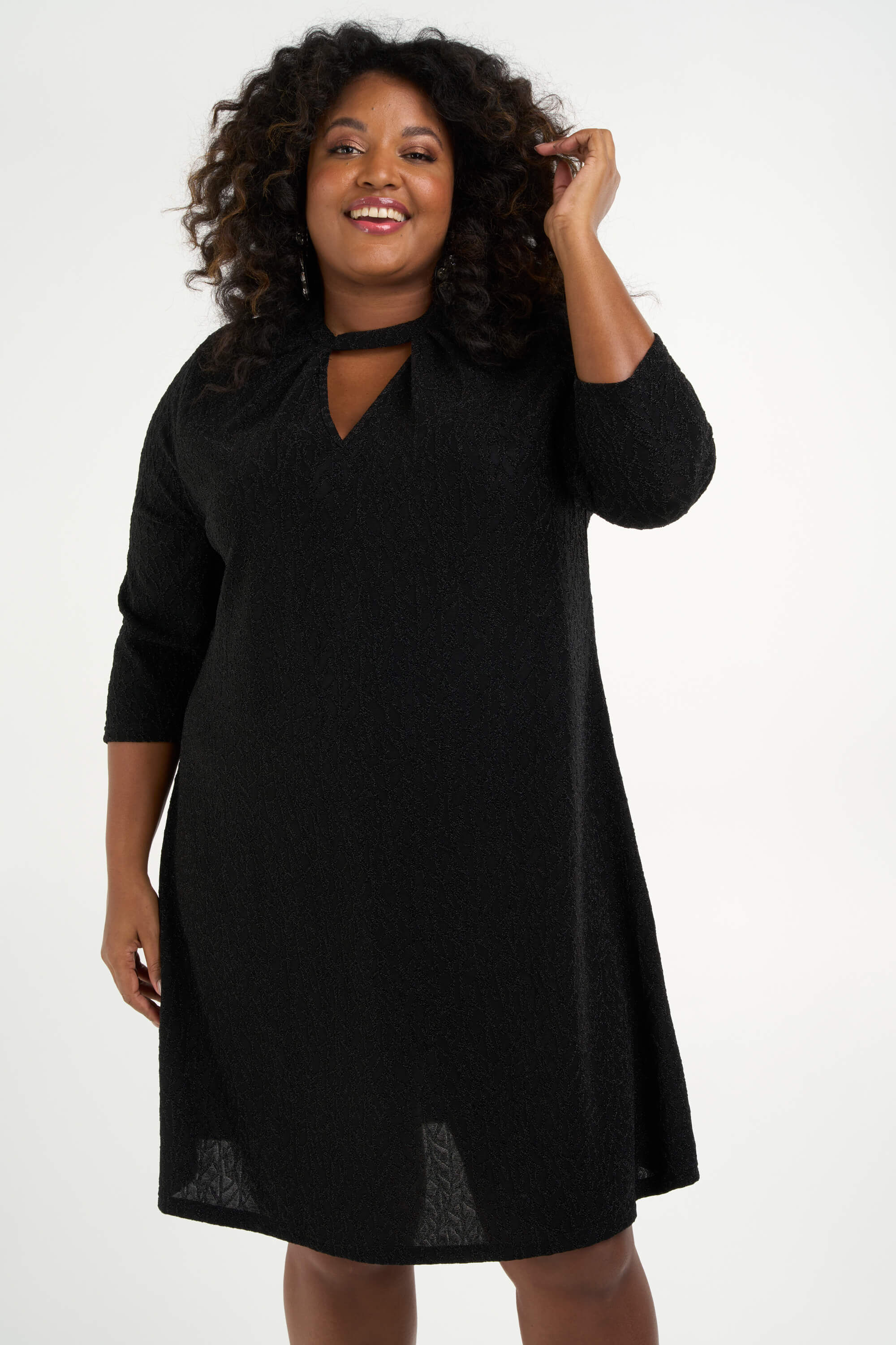 Robe avec d&eacute;tails &agrave; paillettes image number 5