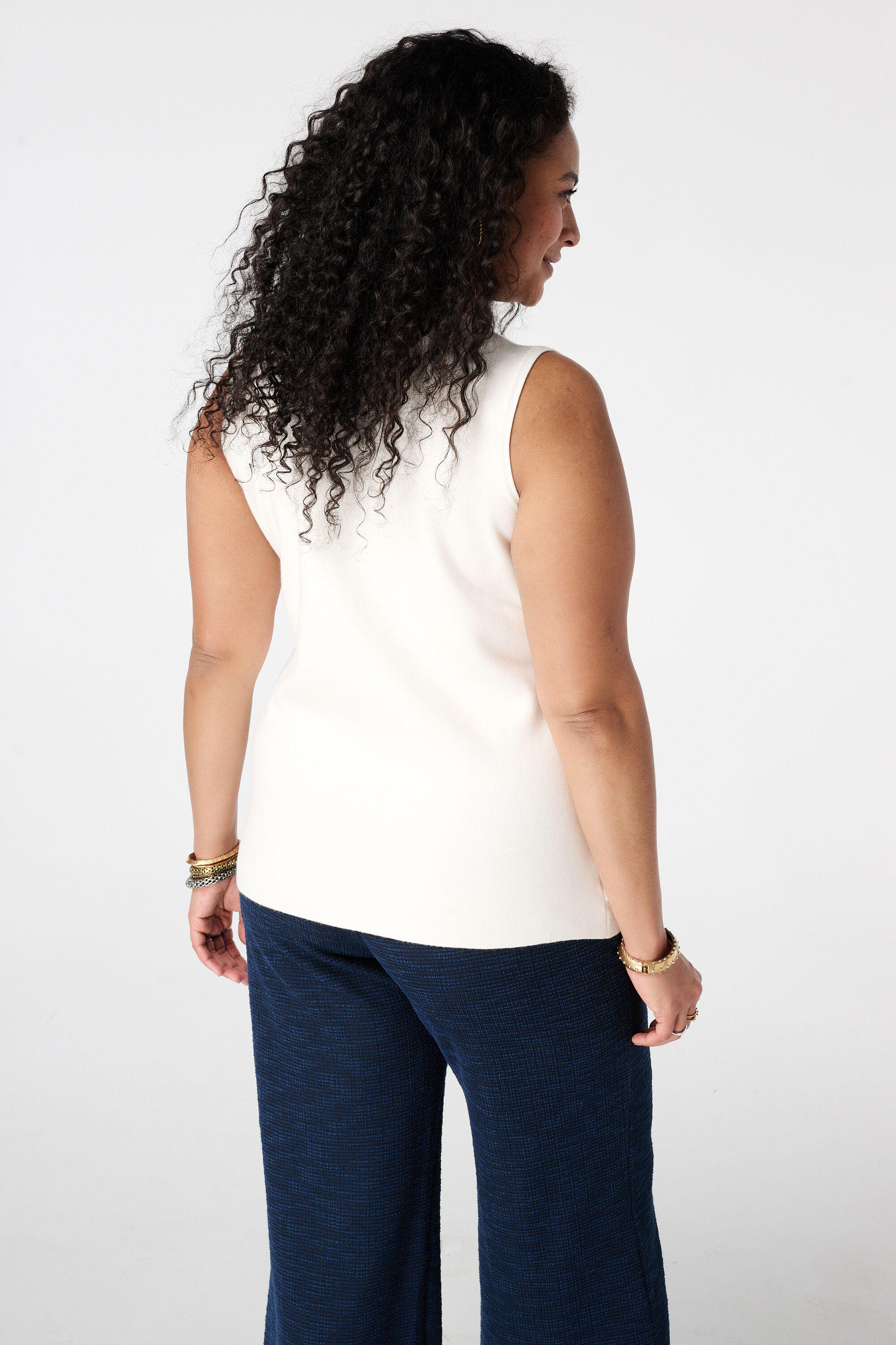 Gilet avec fermeture &agrave; boutons image number 3