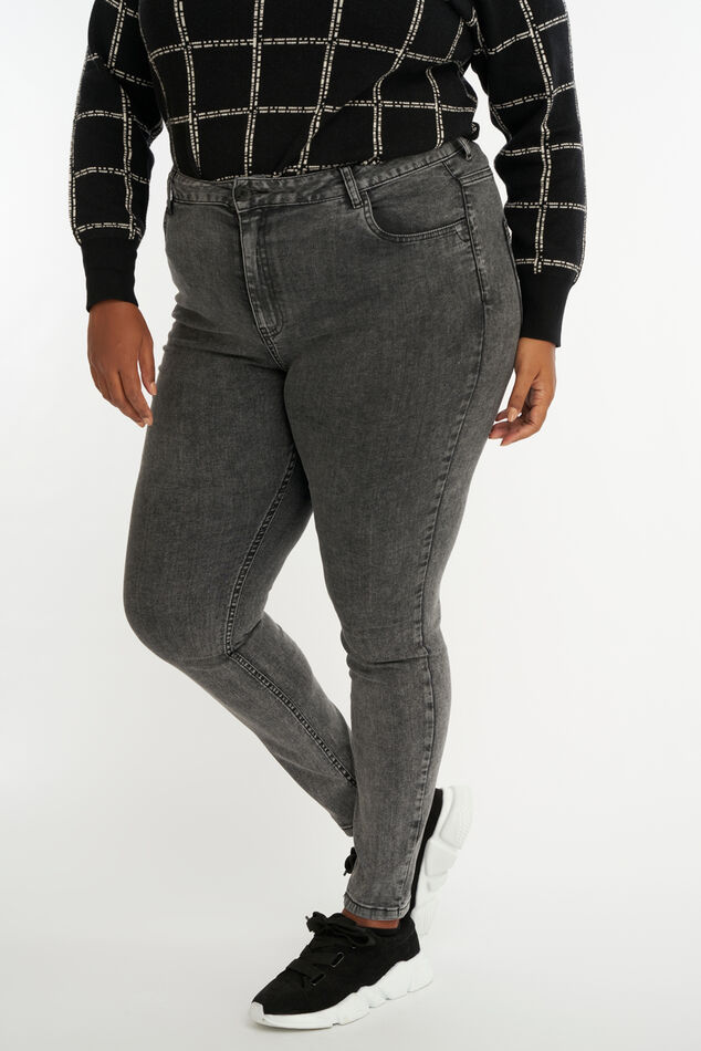 Skinny leg high waist CHERRY jeans image number 4