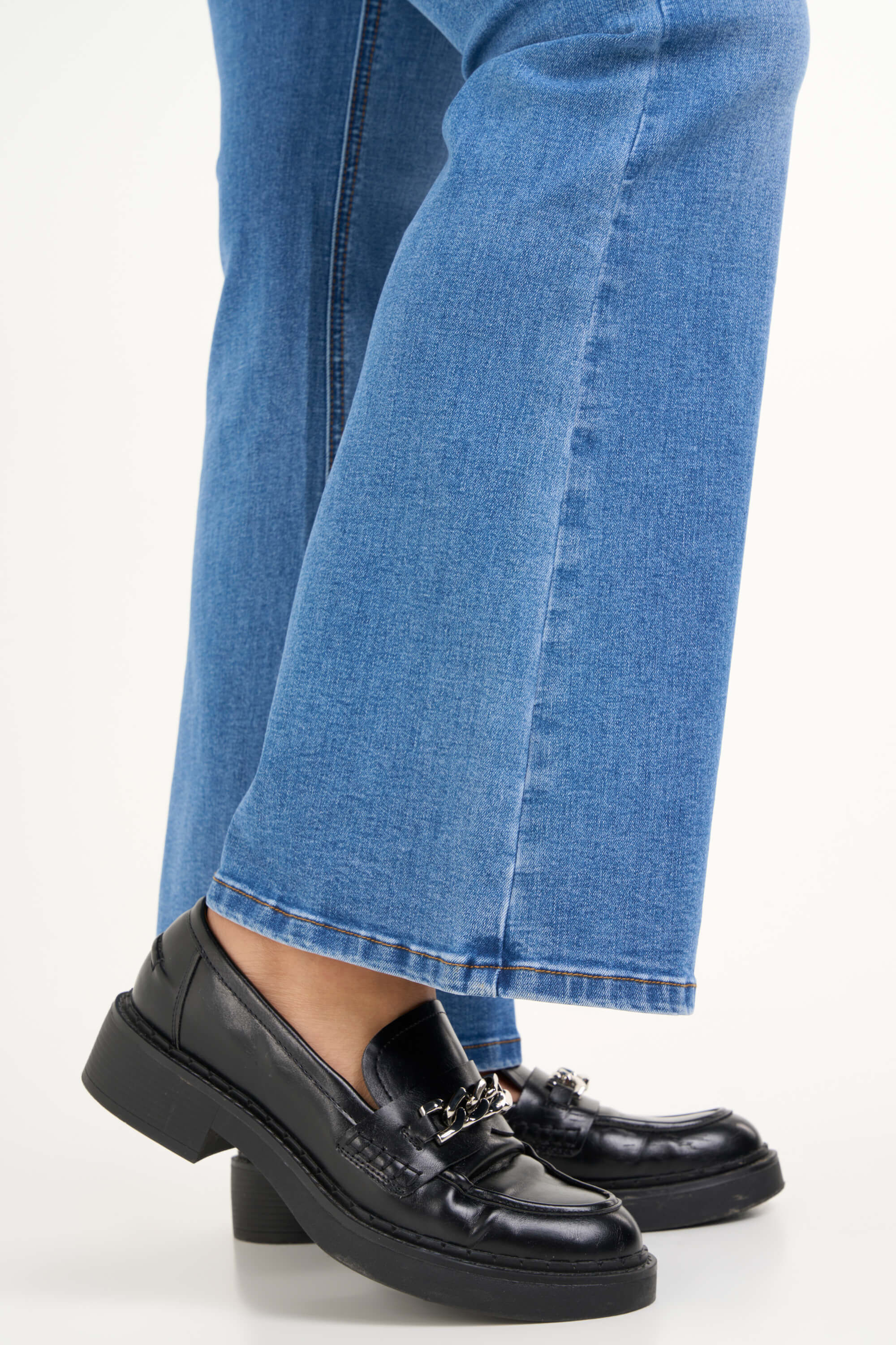 Jean &eacute;vas&eacute;  image number 4