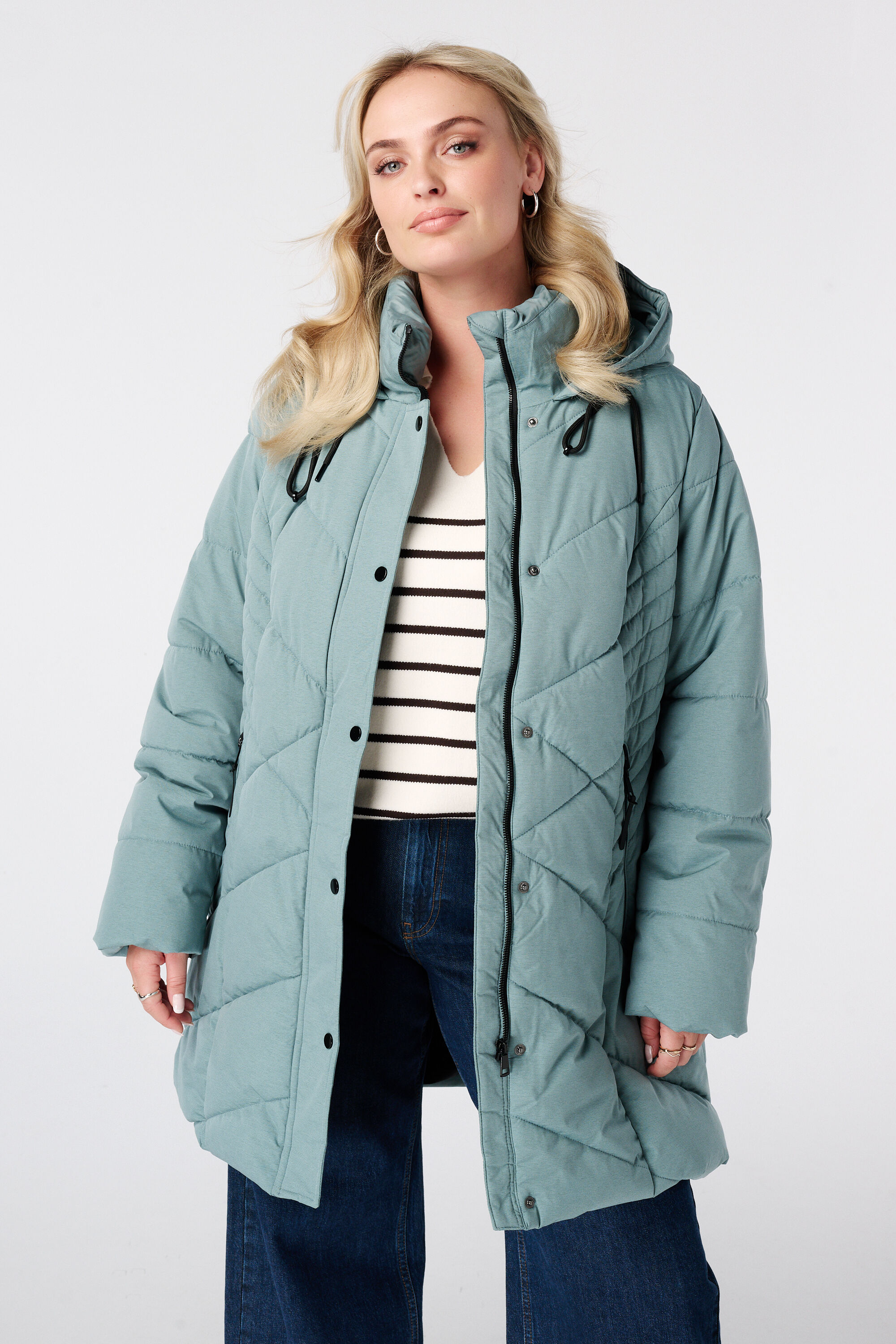 Veste matelass&eacute;e avec capuche