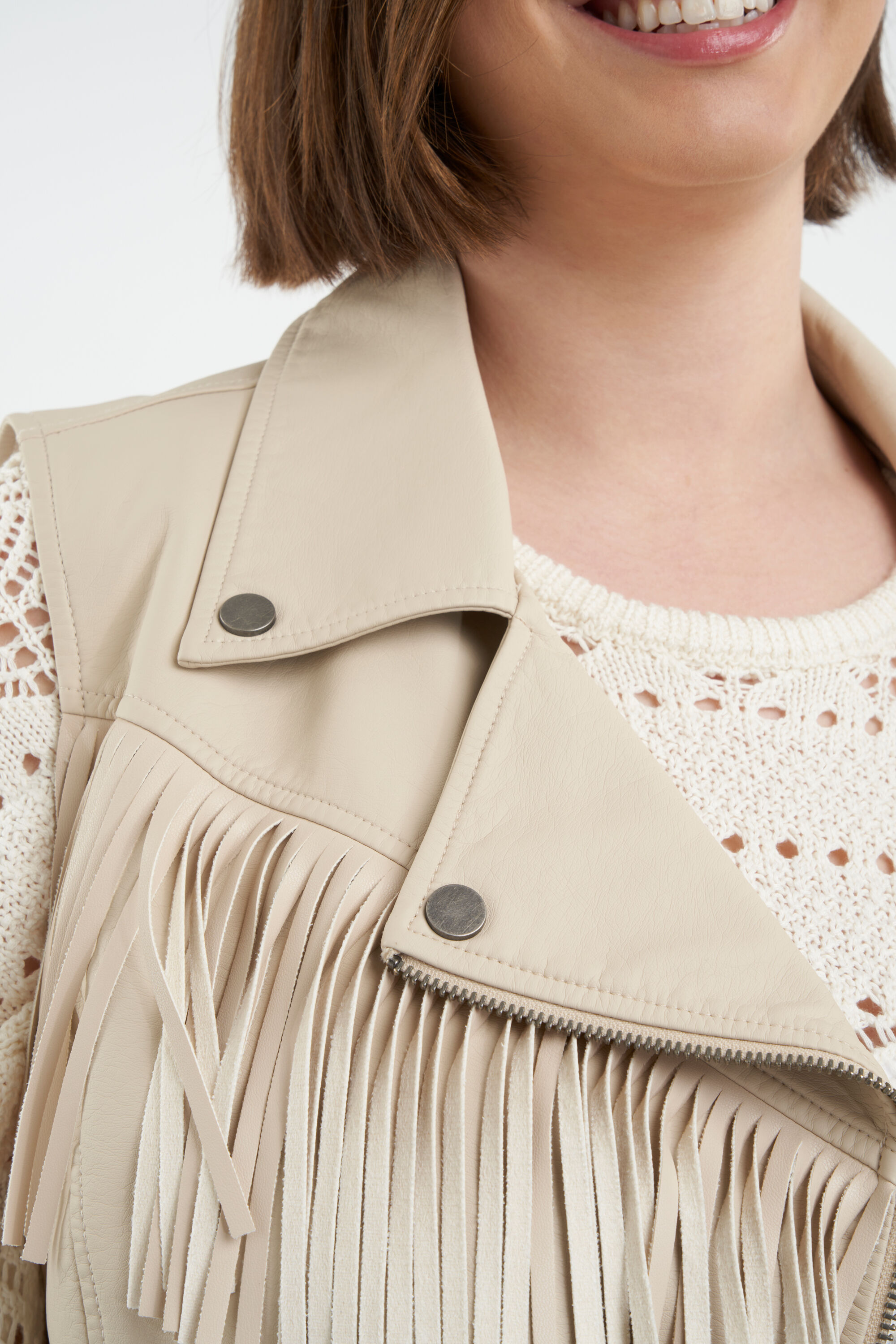 Gilet &agrave; ceinture en similicuir et avec volants image number 4