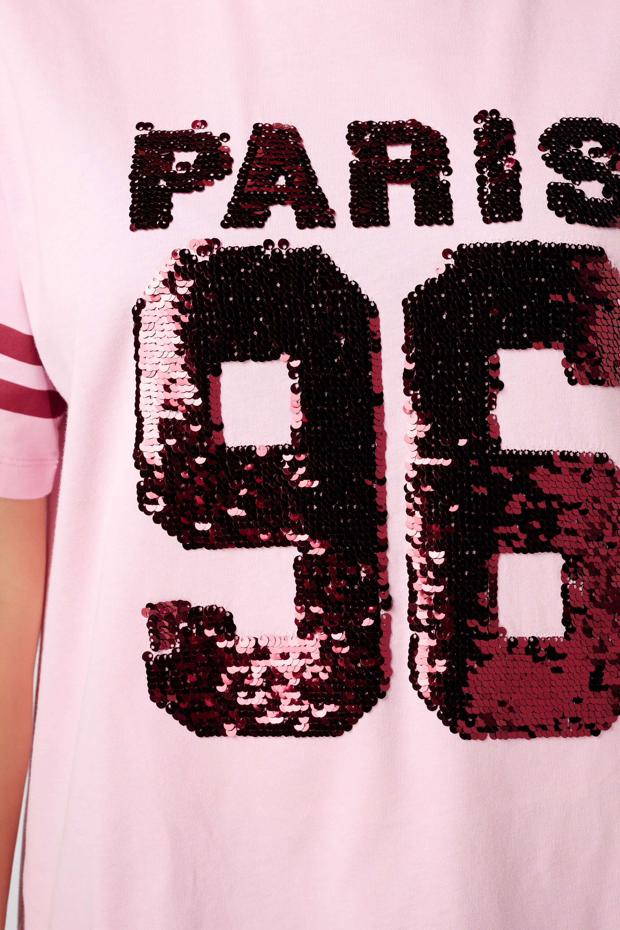 T-shirt avec paillettes  image number 6