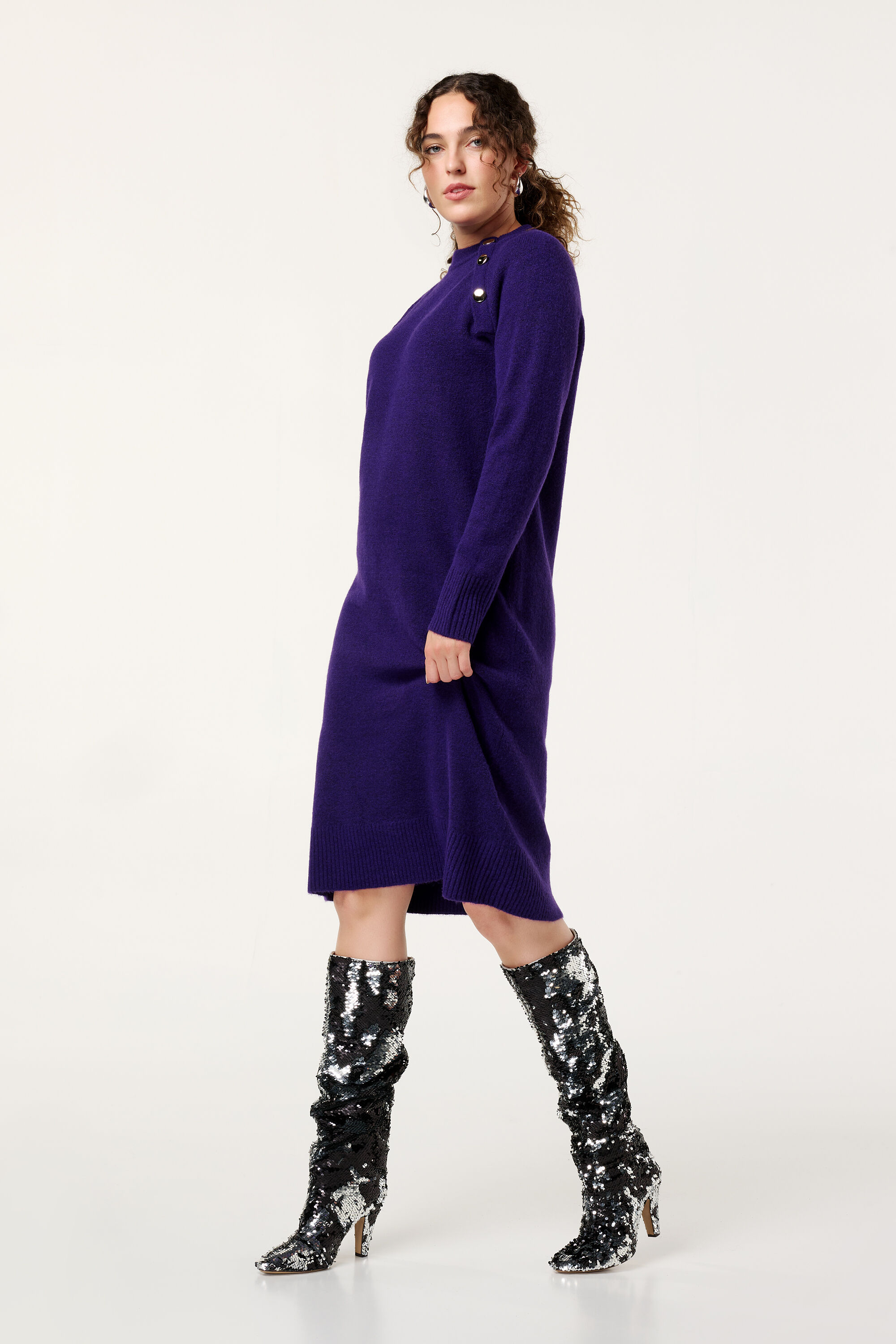 Robe midi en maille avec boutons fantaisie image number 5