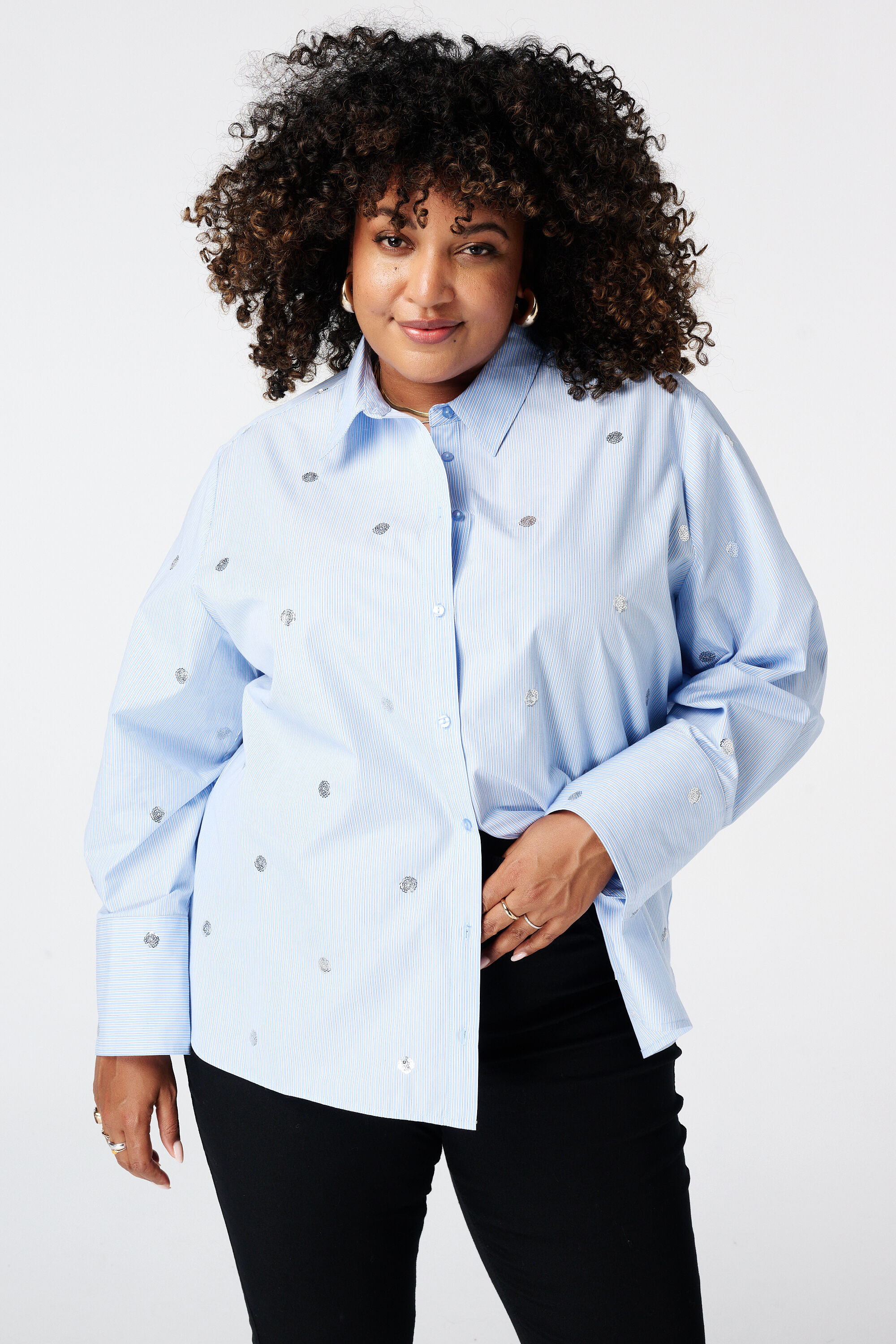 Blouse ray&eacute;e avec perles