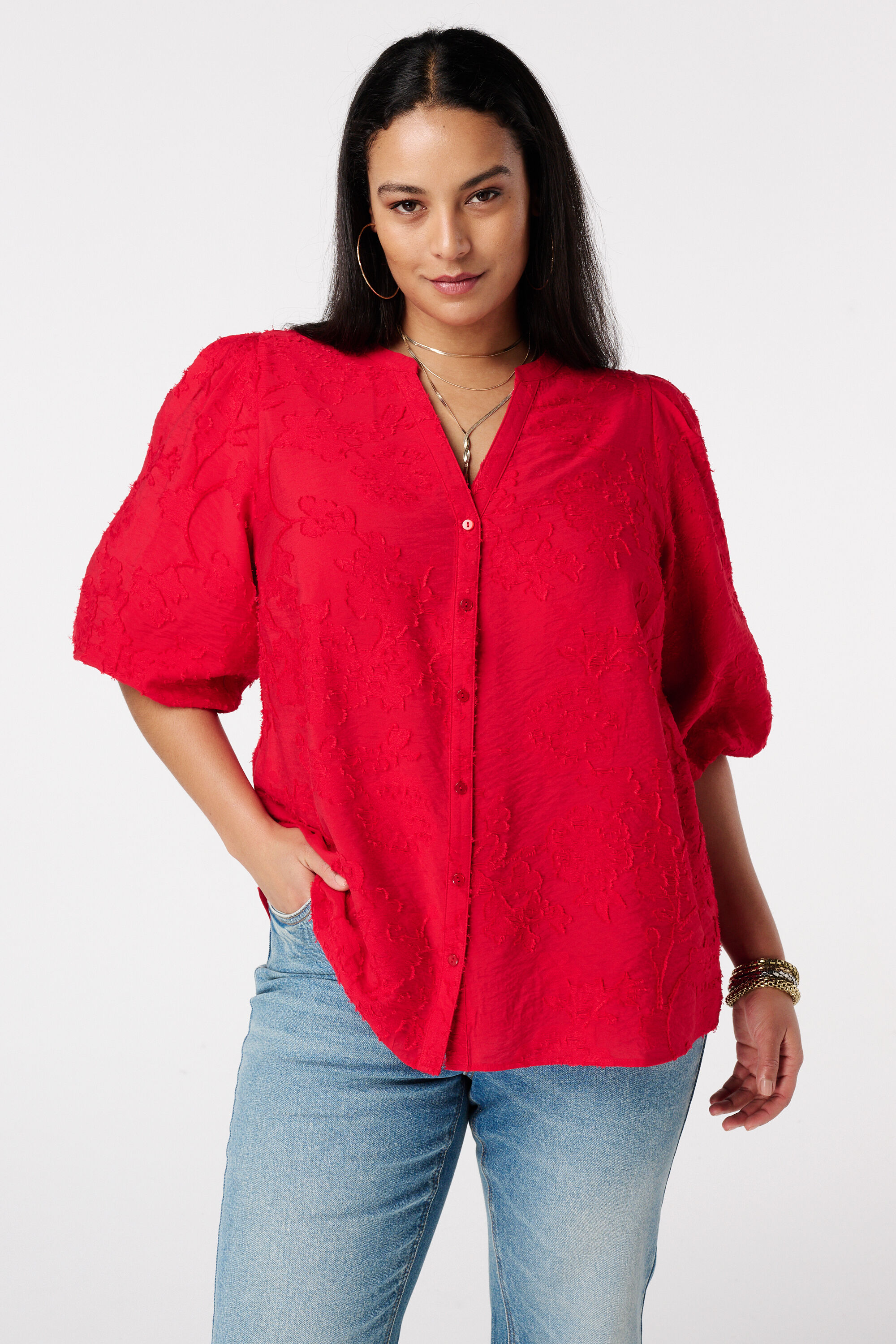 Blouse brod&eacute;e &agrave; manches bouffantes