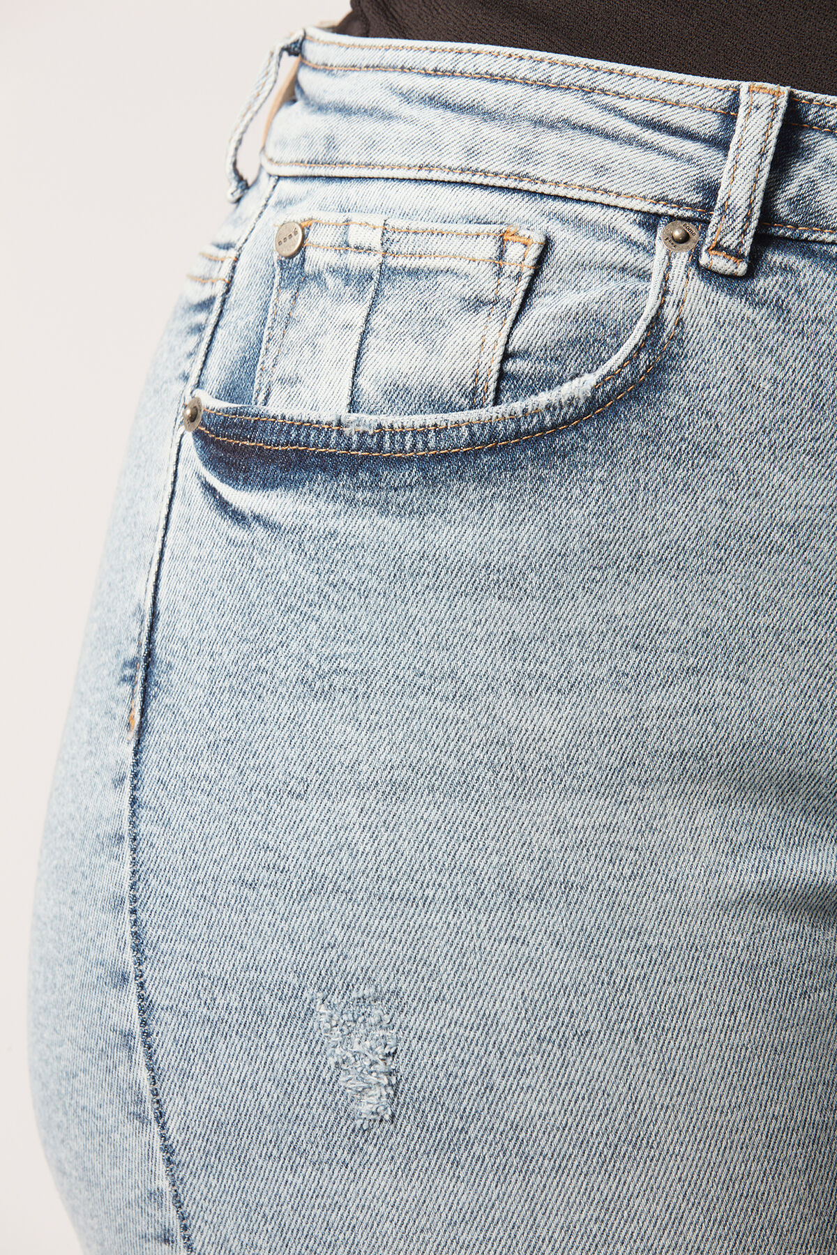 Jean d&eacute;color&eacute; taille haute image number 6