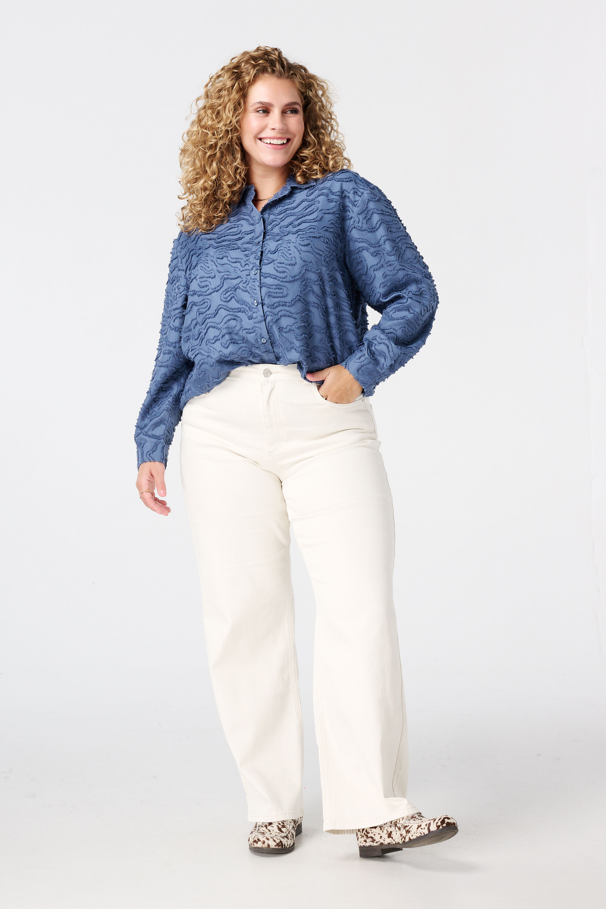 Blouse oversize en tissu structur&eacute; image number 5