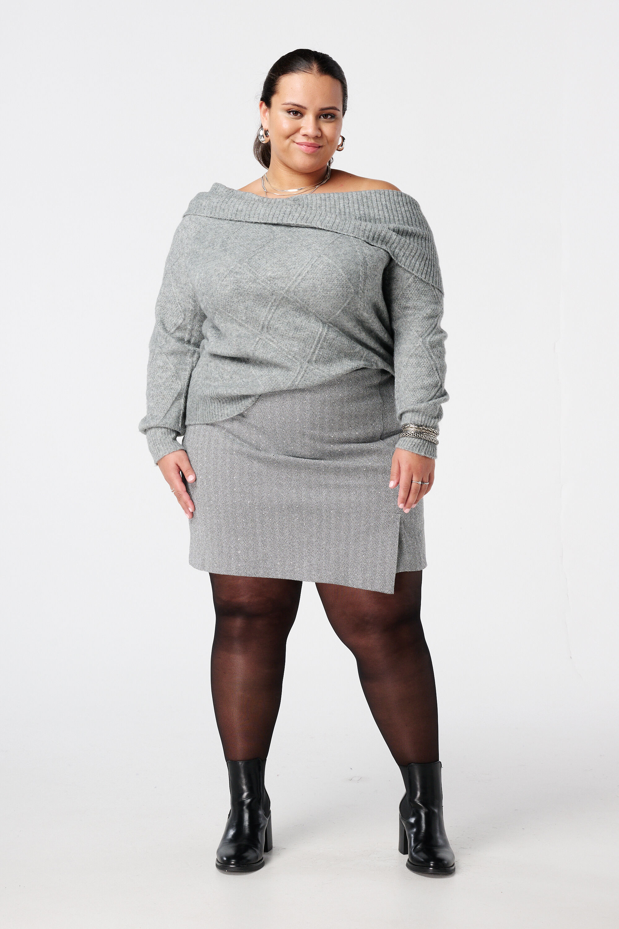 Pull &eacute;paules d&eacute;nud&eacute;es &agrave; motif torsad&eacute; image number 5