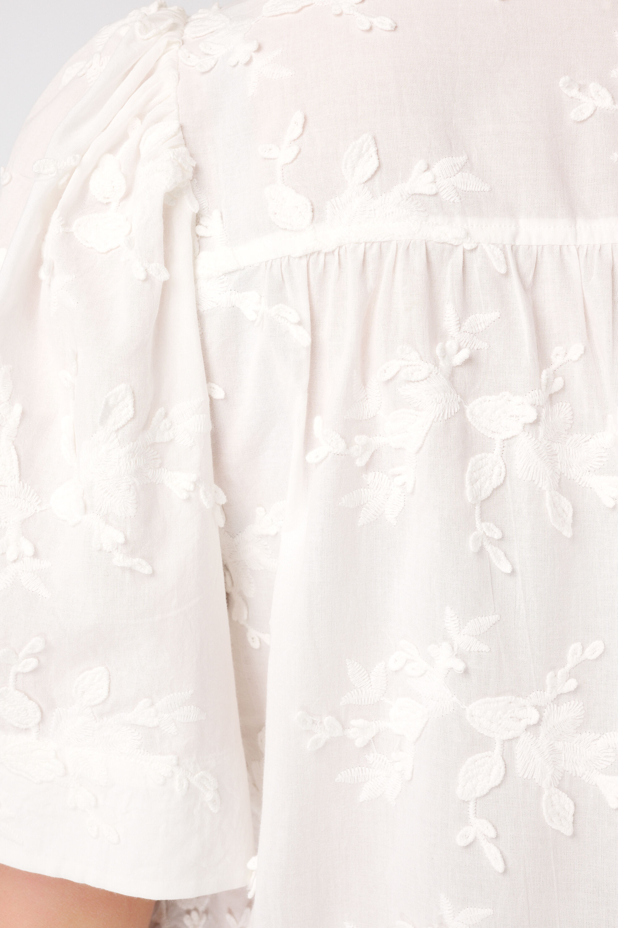 Blouse en coton avec broderie image number 6