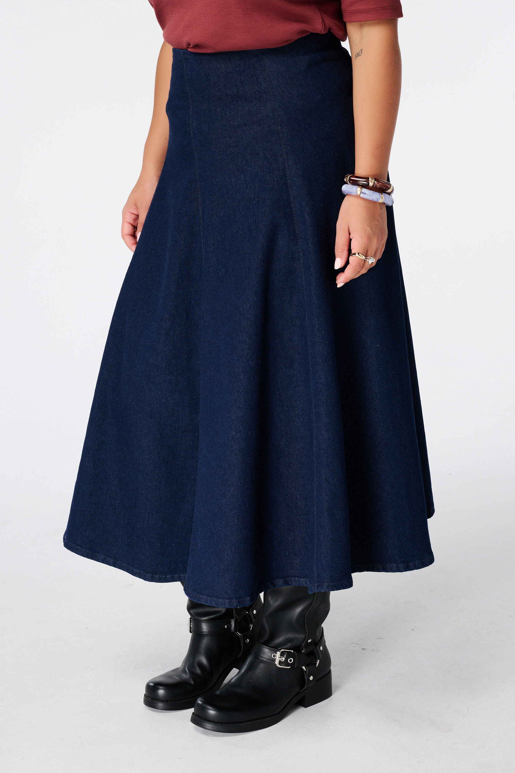 Jupe midi en jean image number 5