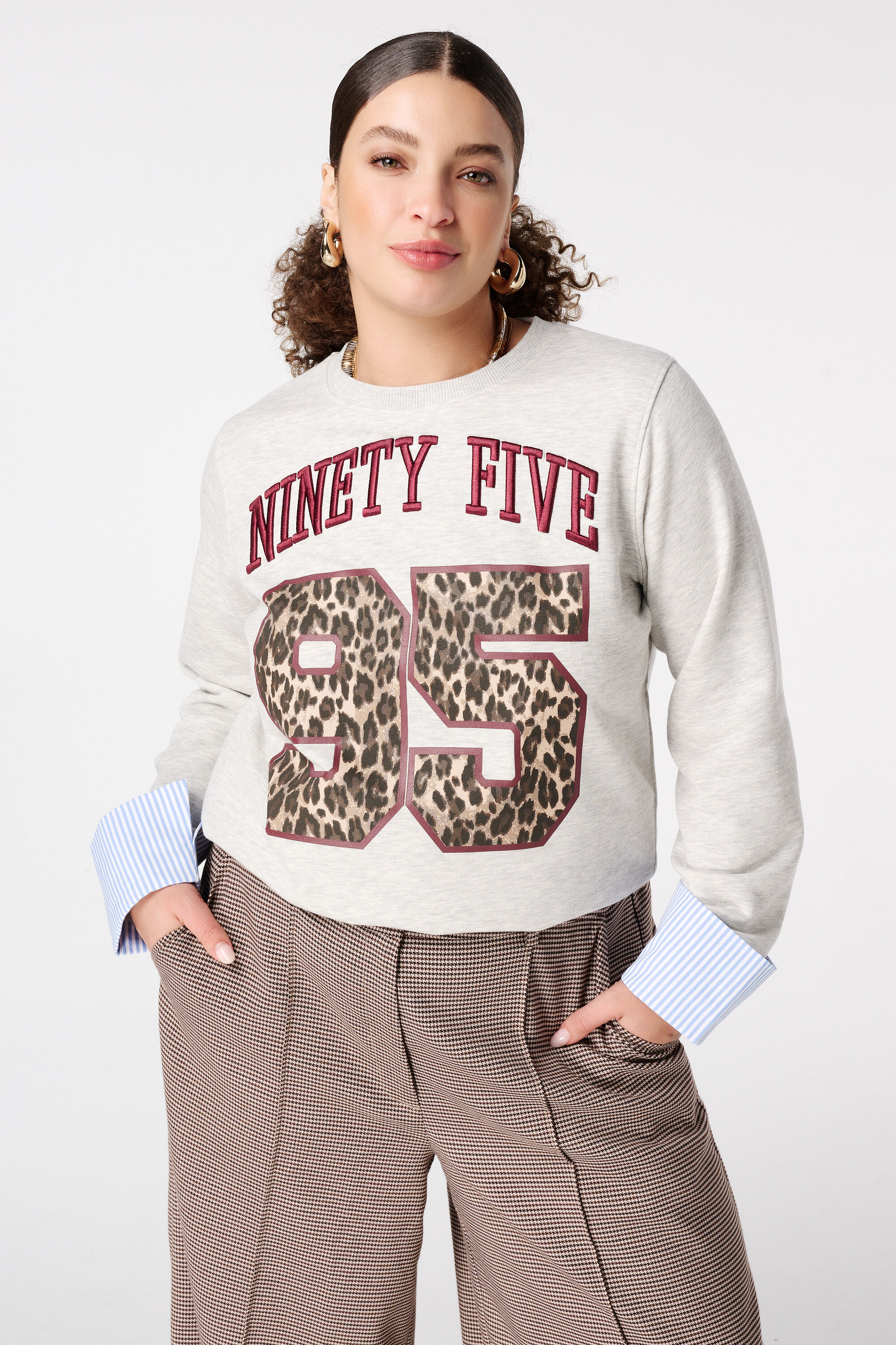 Pull avec d&eacute;tails chemisier