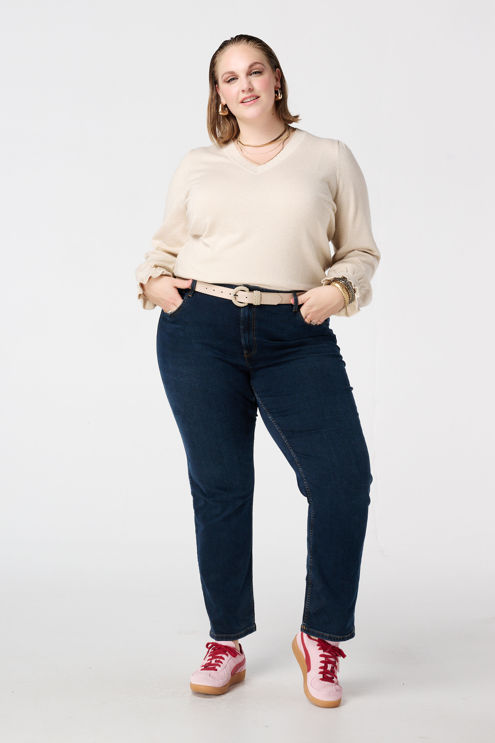 Pull en lurex avec manches volant&eacute;es image number 5