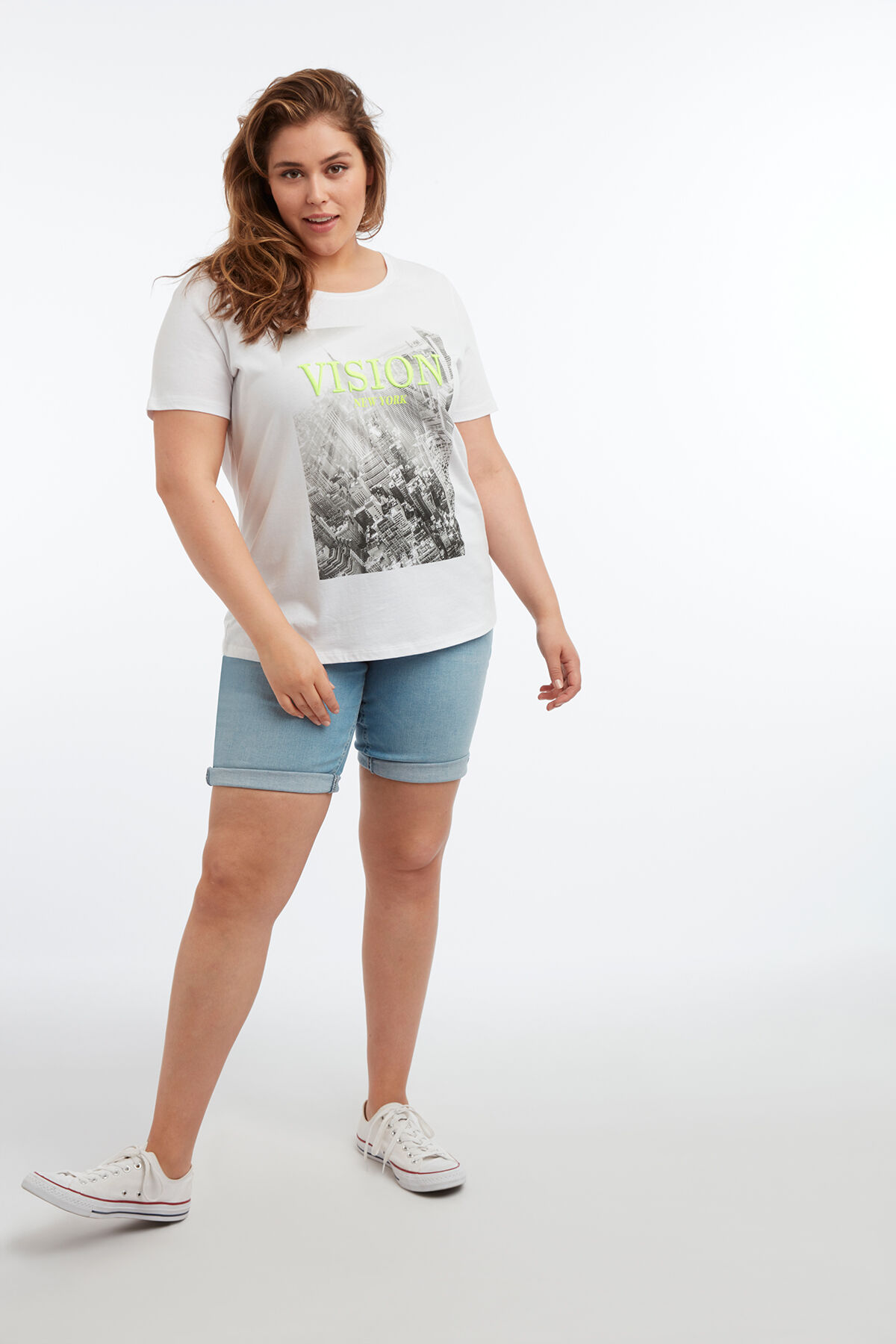 T-shirt avec imprim&eacute; et broderie image number 3