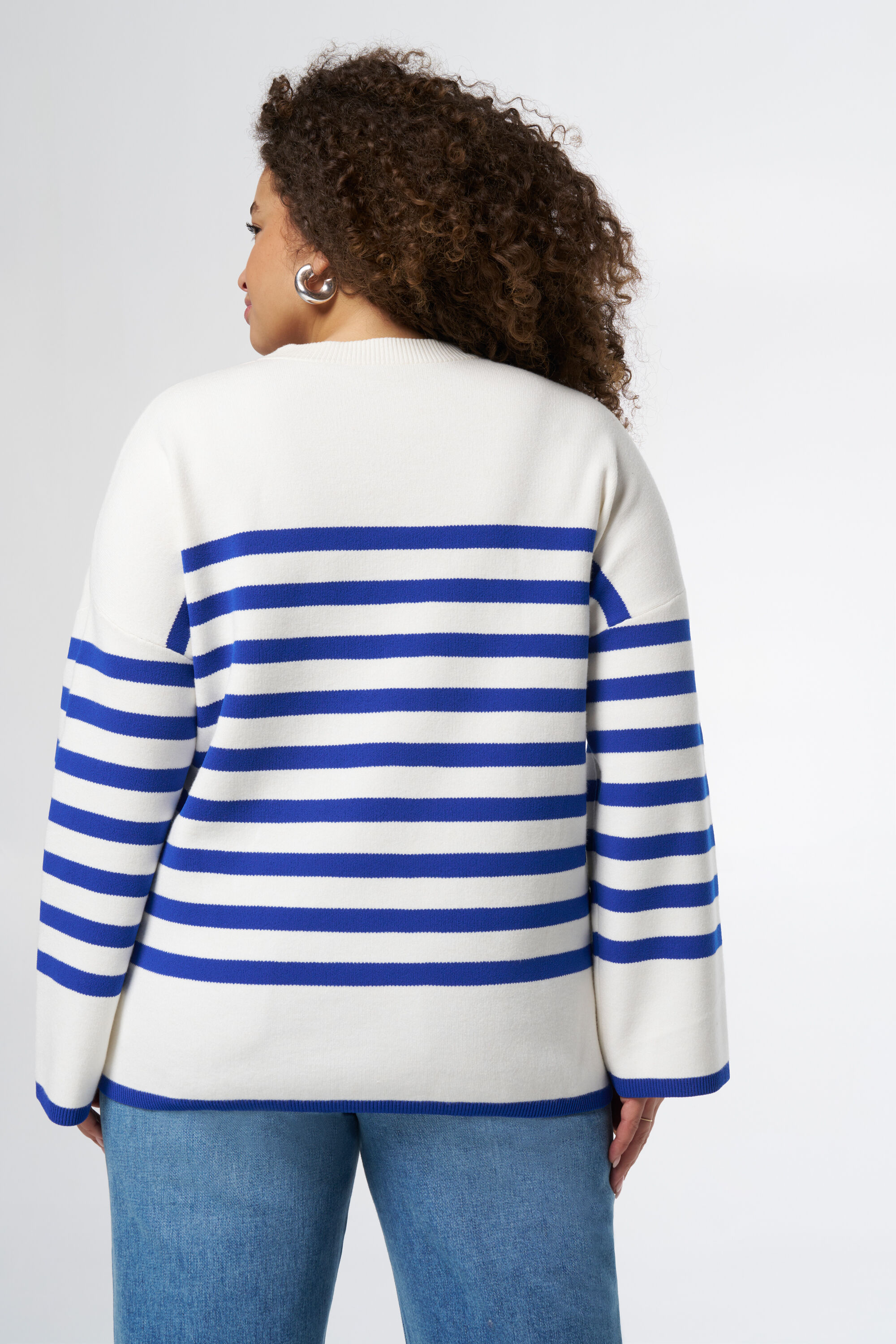 Pull ray&eacute; en maille image number 3