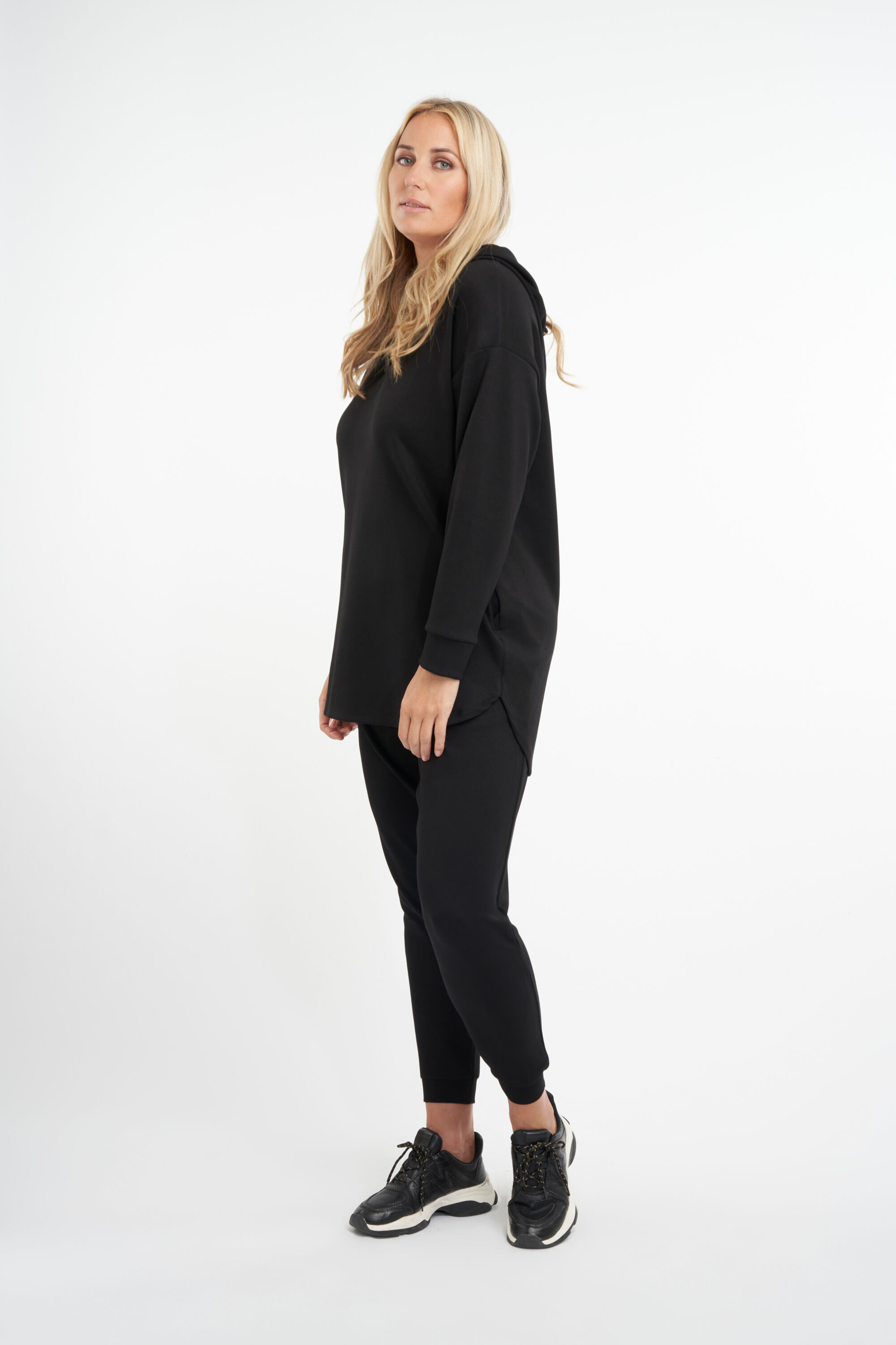 Sweat &agrave; capuche  image number 5