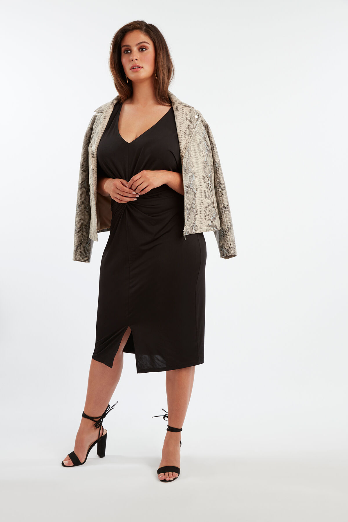 Robe &agrave; col en V image number 6