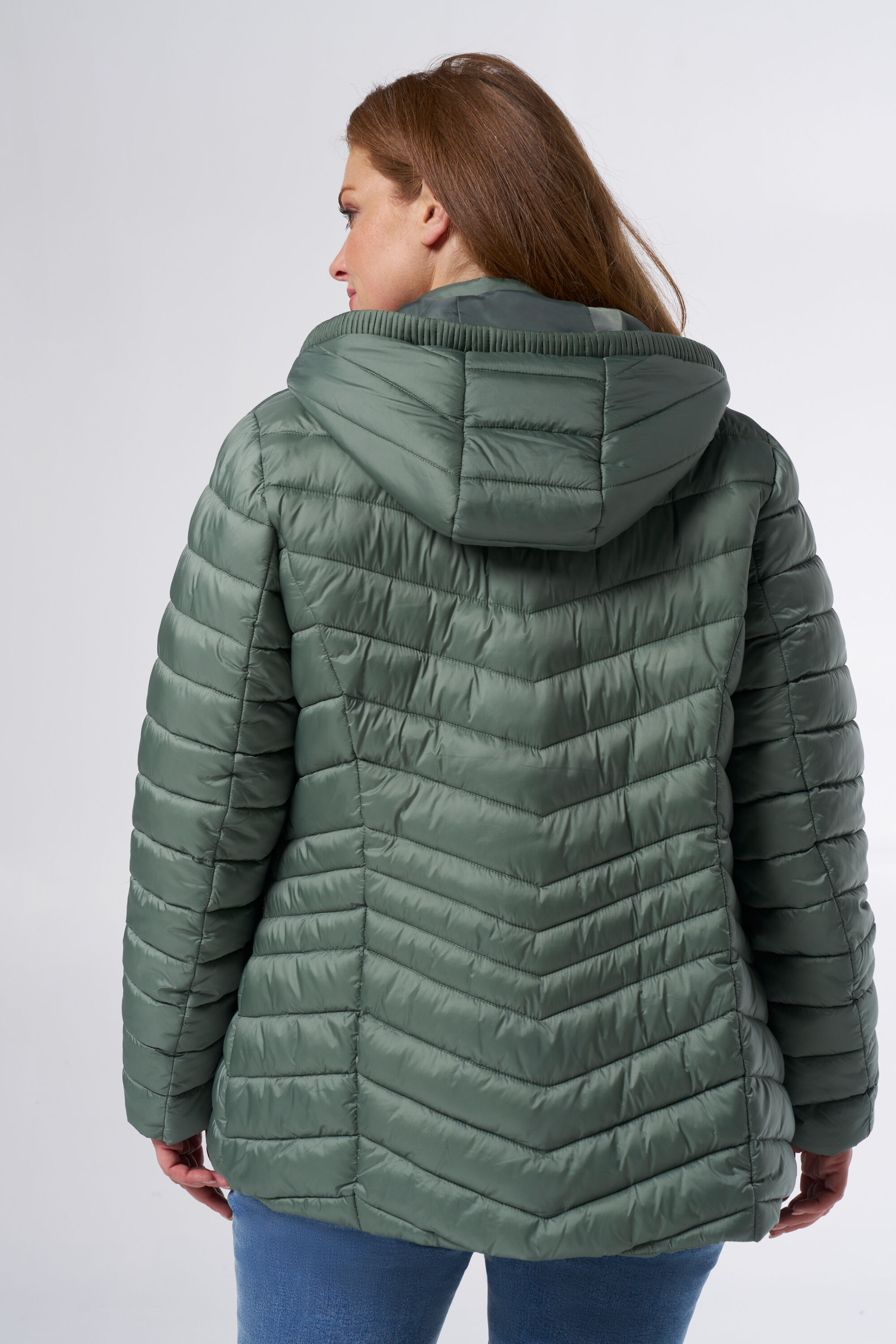 Veste matelass&eacute;e &agrave; capuche  image number 3