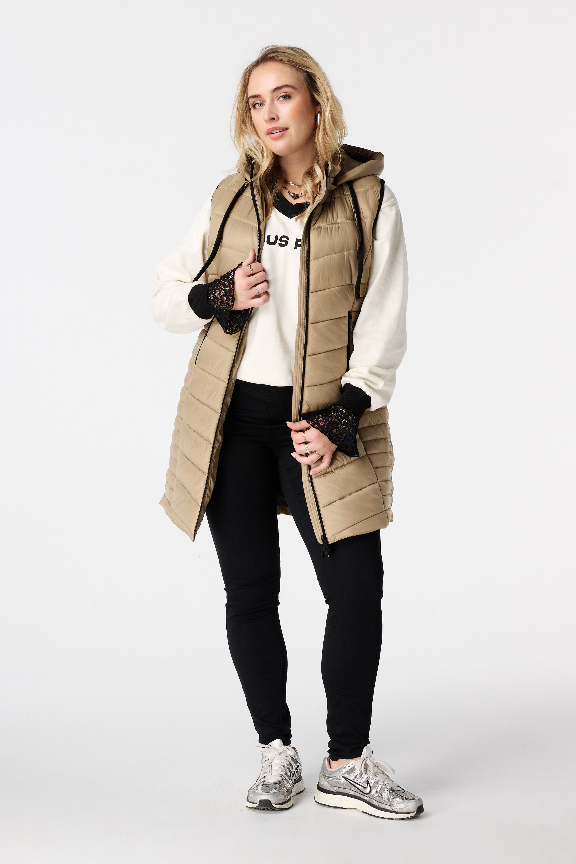 Long gilet sans manches avec capuche image number 5