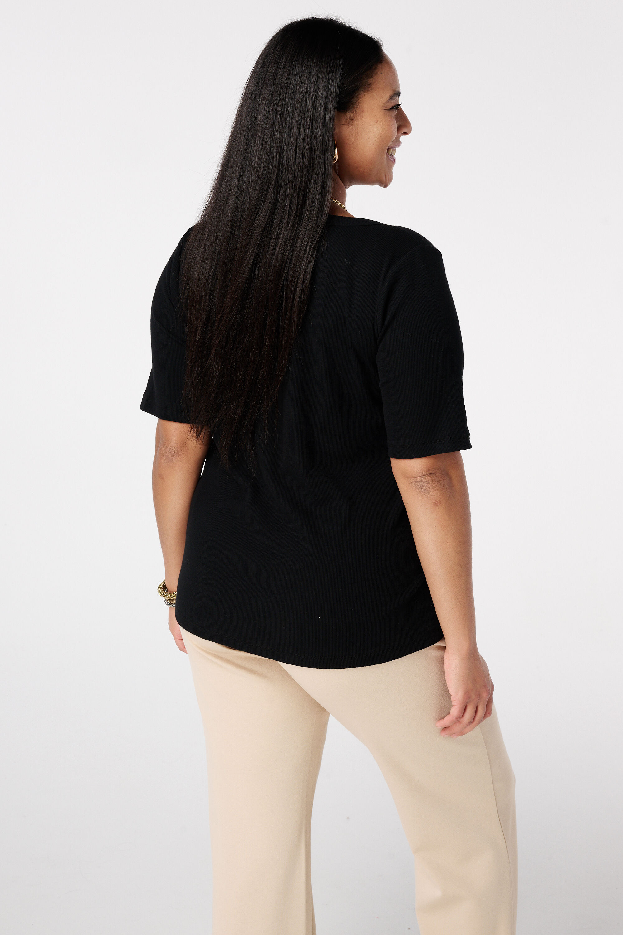 Top en maille c&ocirc;tel&eacute;e avec col en V image number 3