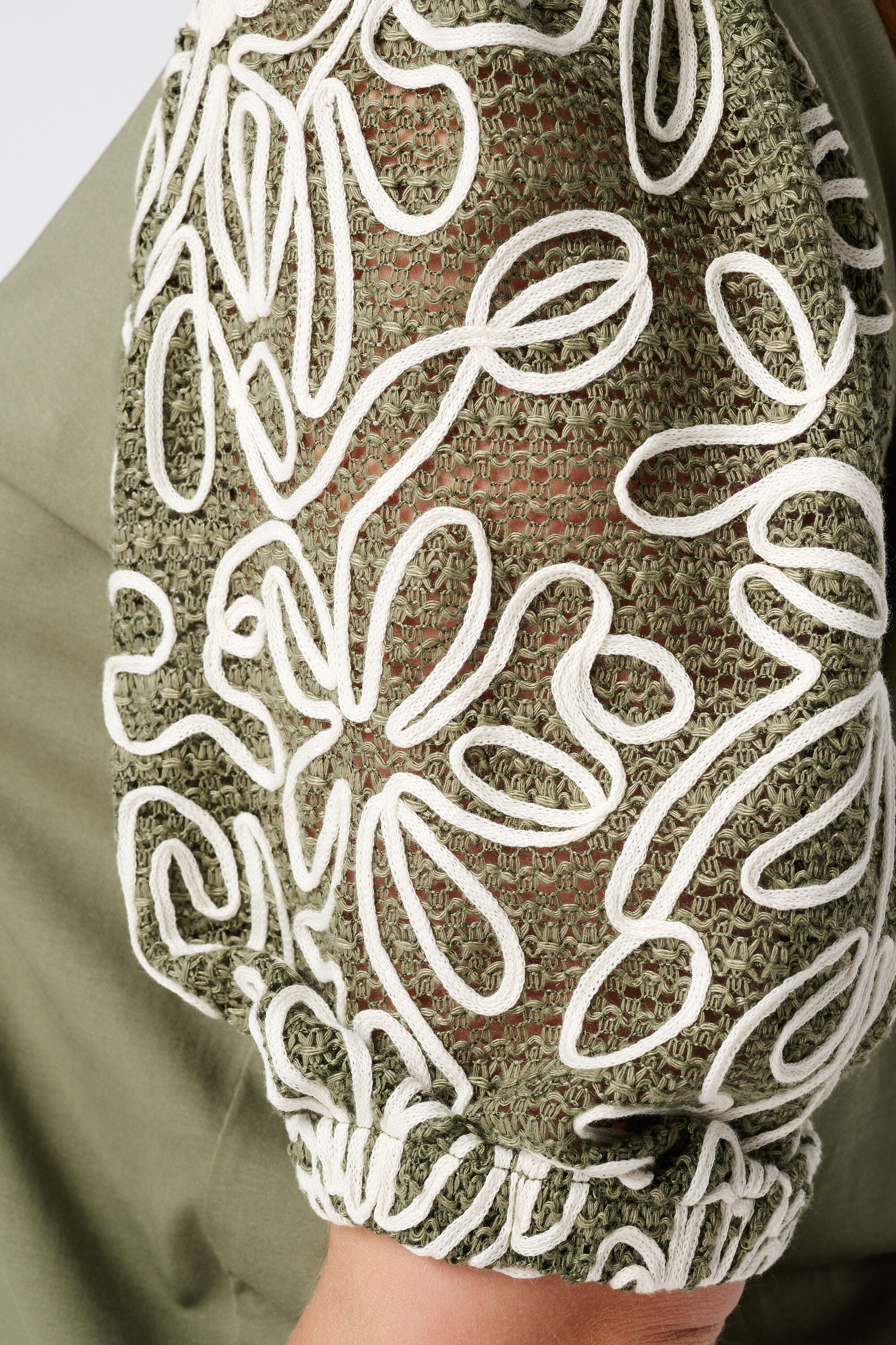 T-shirt &agrave; manches brod&eacute;es image number 6